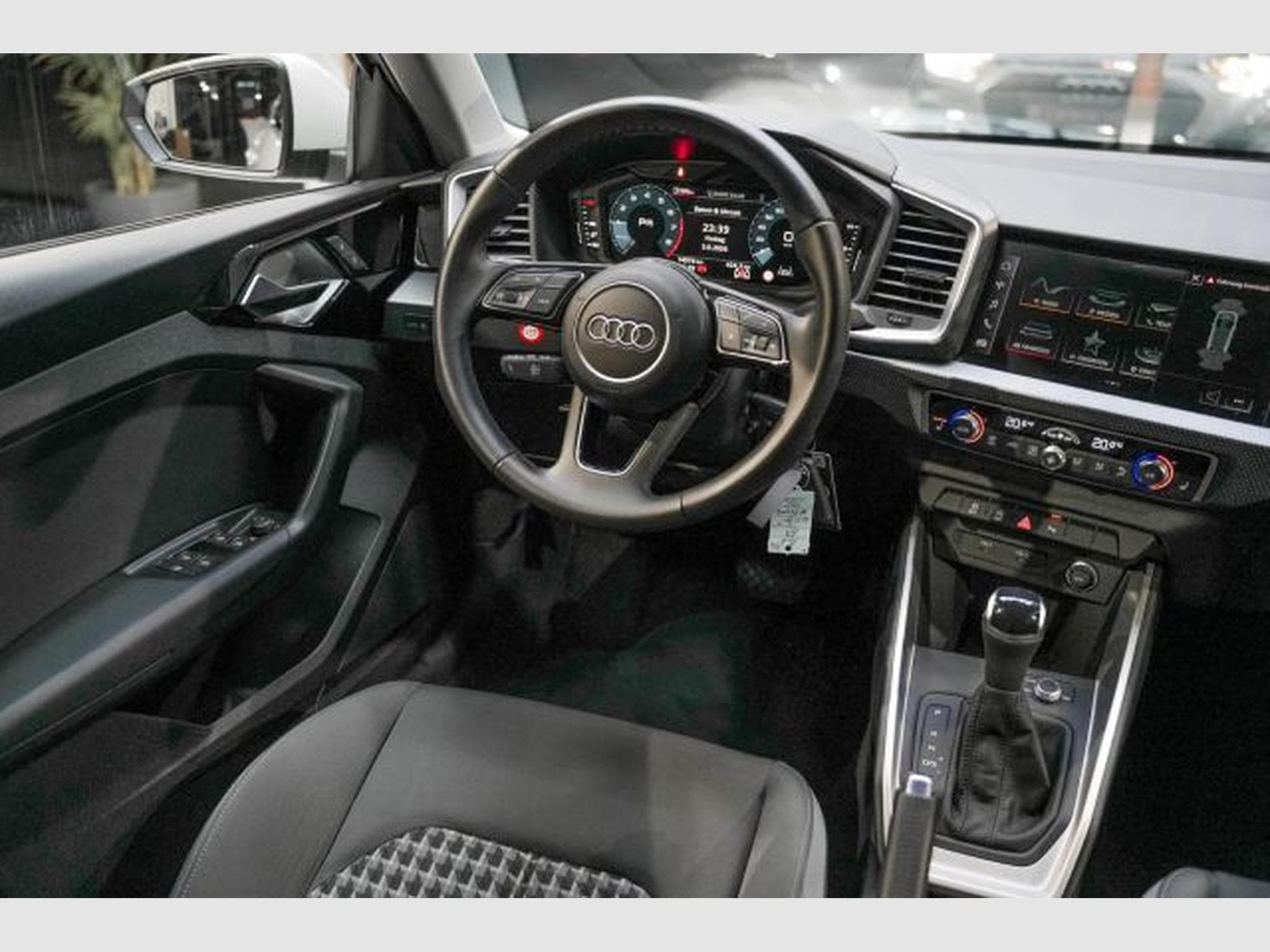 Audi A1 A1 Sportback 25 TFSI S-tronic S-Line Sportpaket (2024) - Foto 13
