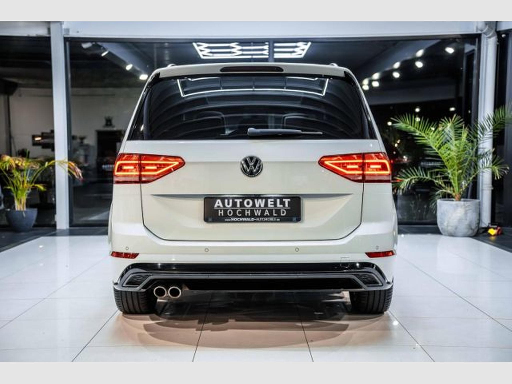 VW Touran Touran 2.0 TDI DSG Highl. 3x R-Line 7-Sitze PANO (2019) - Foto 12