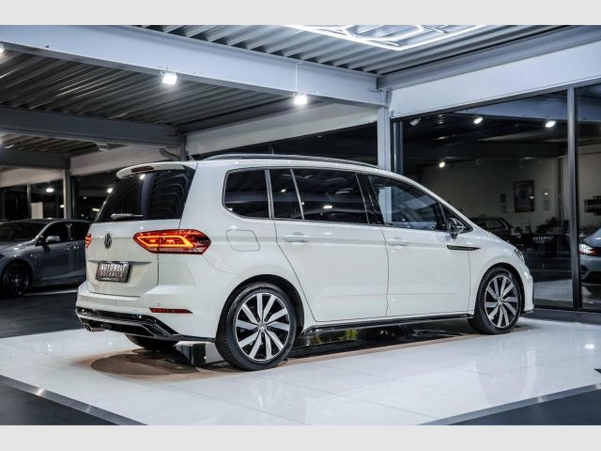 VW Touran Touran 2.0 TDI DSG Highl. 3x R-Line 7-Sitze PANO (2019) - Foto 13