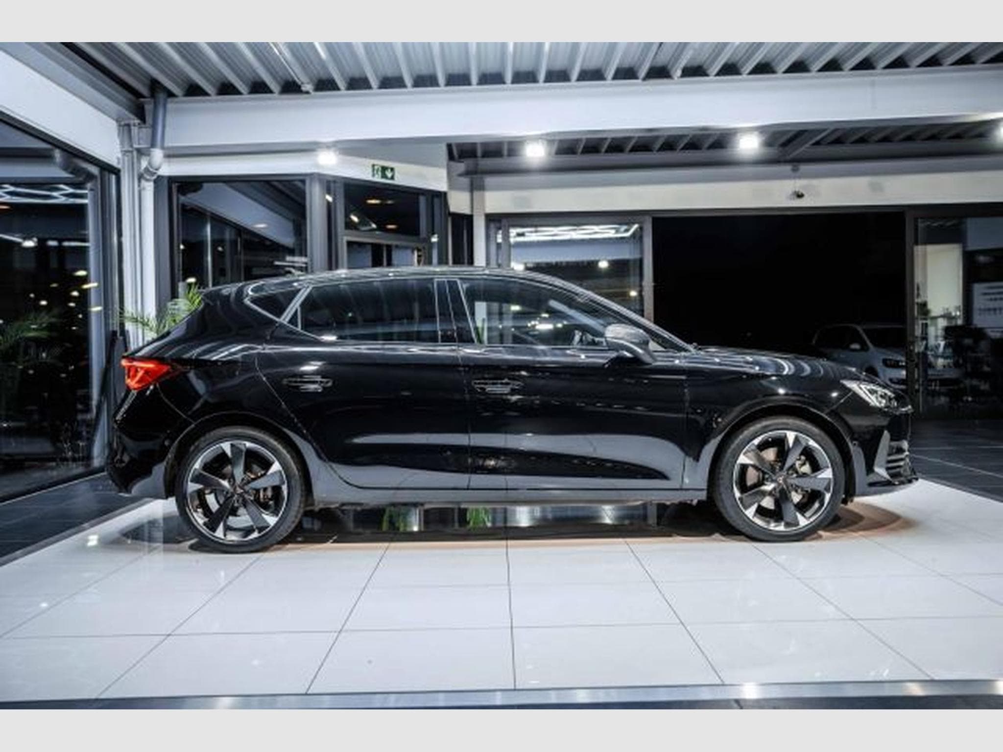 Cupra Leon Leon 1.4 TSI e-Hybrid DSG NAVI RFK LED SHZG VIRT (2022) - Foto 7
