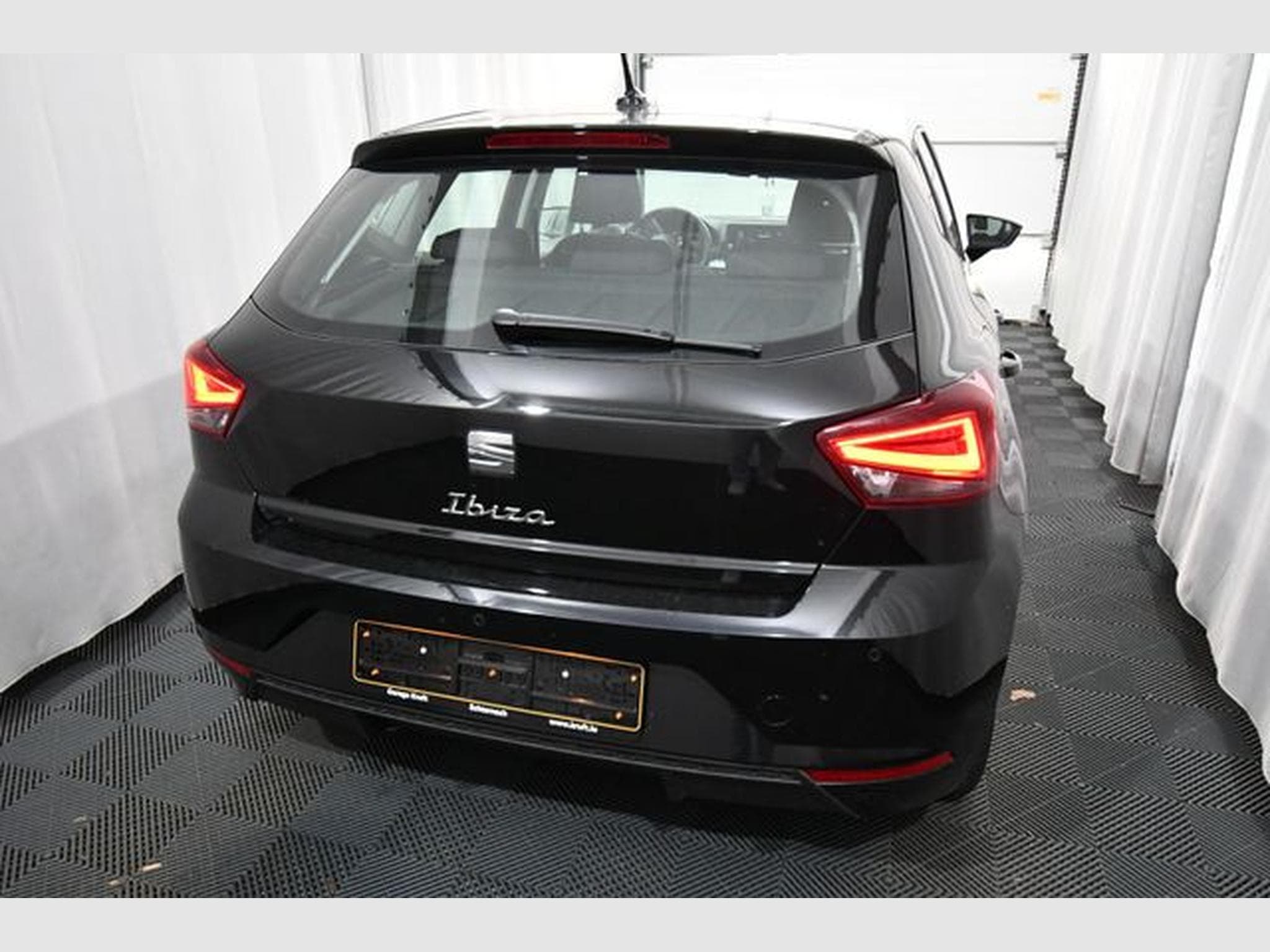 Seat Ibiza Ibiza Style, PDC, LED, GrA, Climatronic (2025) - Foto 4