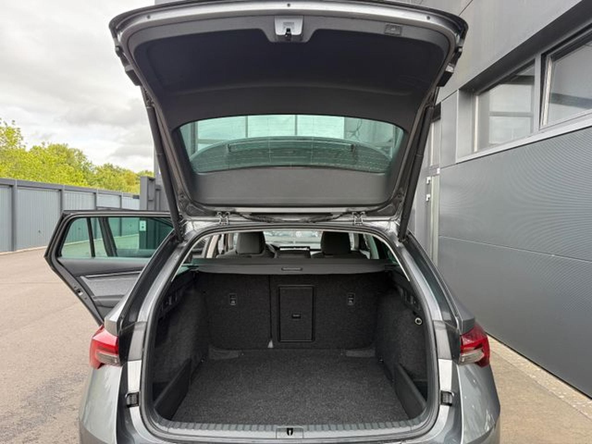 Skoda Octavia Octavia 2.0 TDI Selection Kamera Keyless LED ACC (2025) - Photo 12