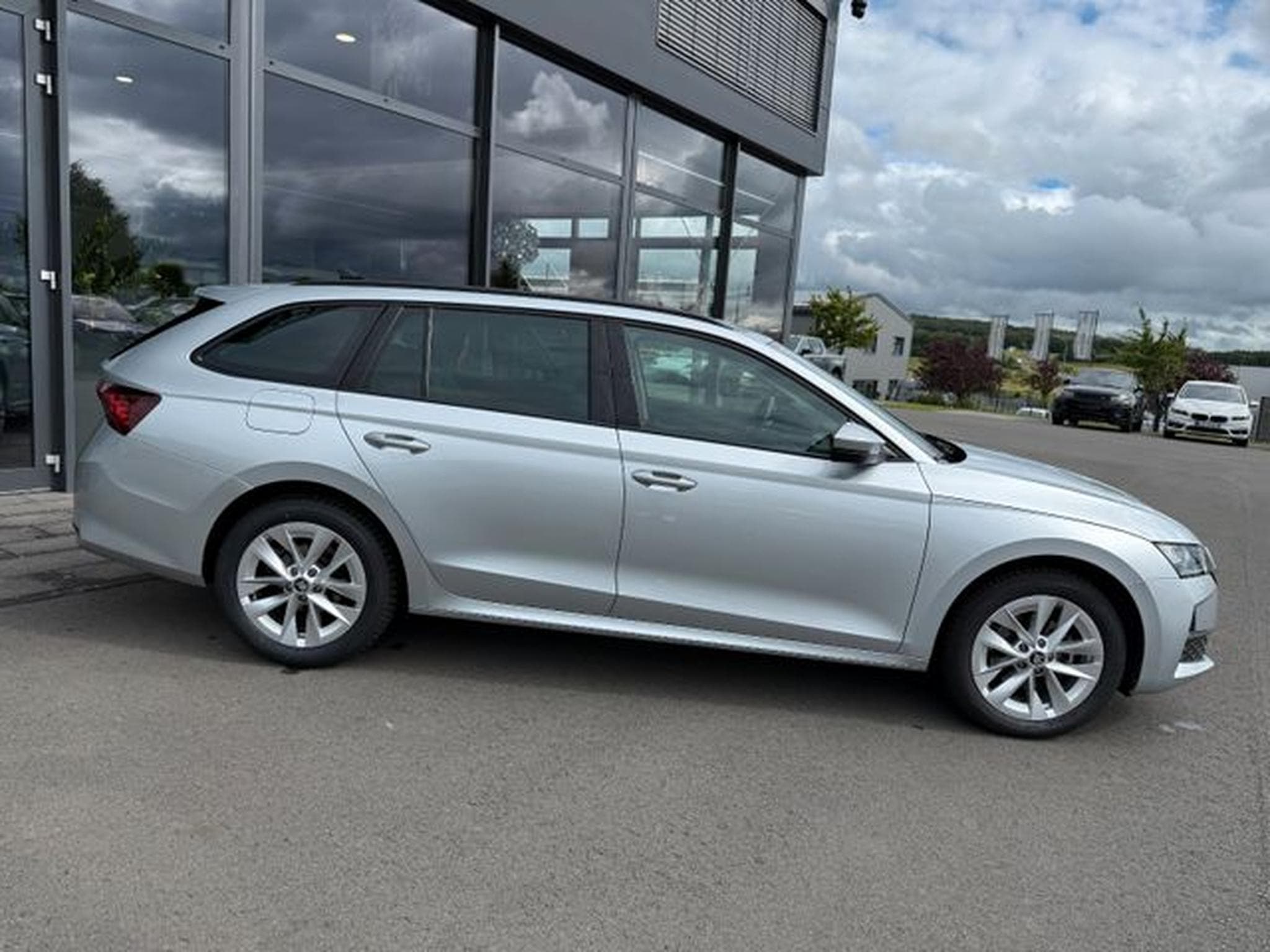 Skoda Octavia Octavia 2.0 TDI Selection Kamera Keyless LED ACC (2025) - Photo 4