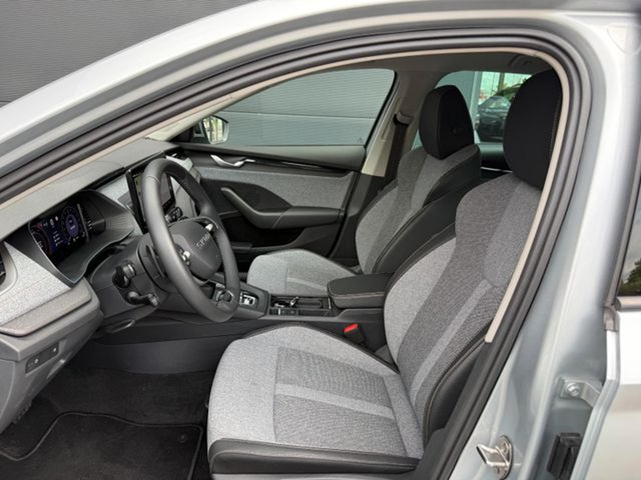 Skoda Octavia Octavia 2.0 TDI Selection Kamera Keyless LED ACC (2025) - Photo 9