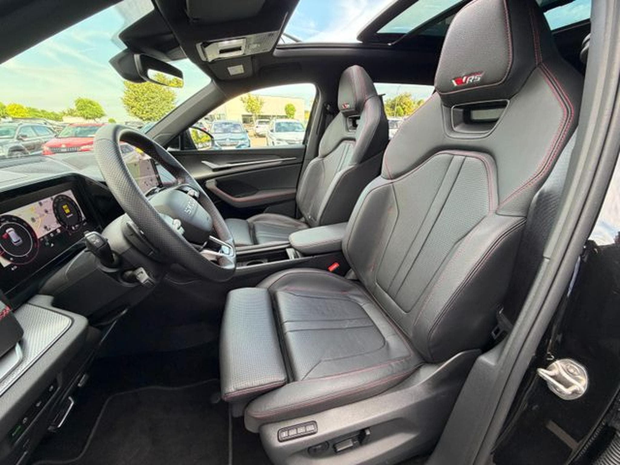 Skoda Kodiaq Kodiaq 2.0TSI 4x4 RS AHK Pano Canton Leder Kühl (2025) - Photo 9