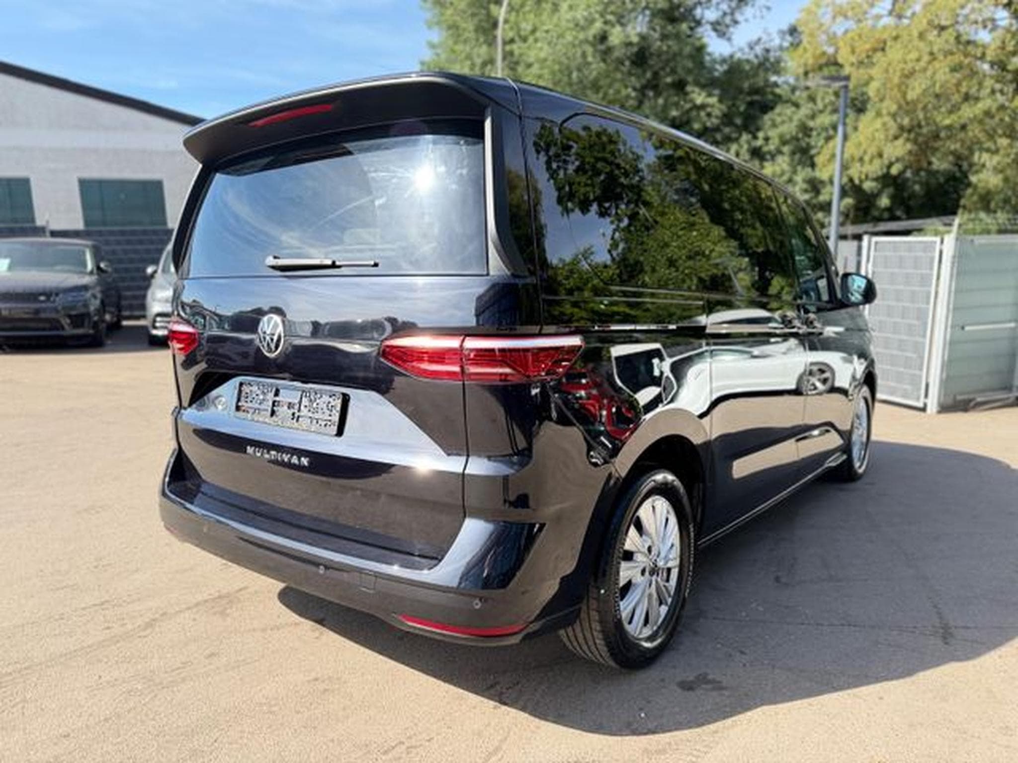 VW T7 T7 MULTIVAN*AUT*NAVI*2xSCHIEBETÜRE*KAM*7.SITZE* (2022) - Foto 5