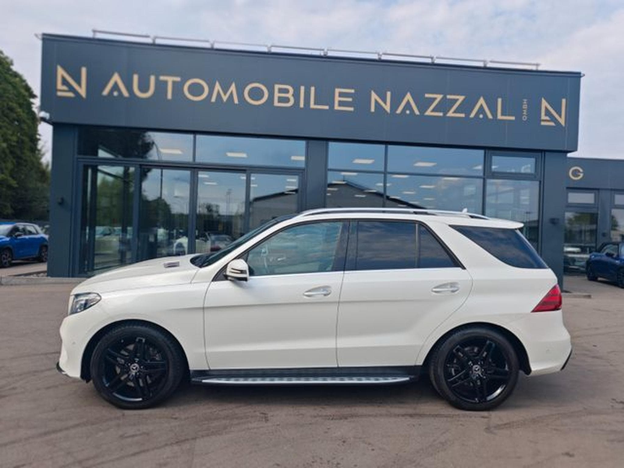 Mercedes GLE 500 GLE 500 4M*AMG-LINE*PANO*H&amp;K*SOFTCLOSE*AIRMATIC* (2016) - Foto 13