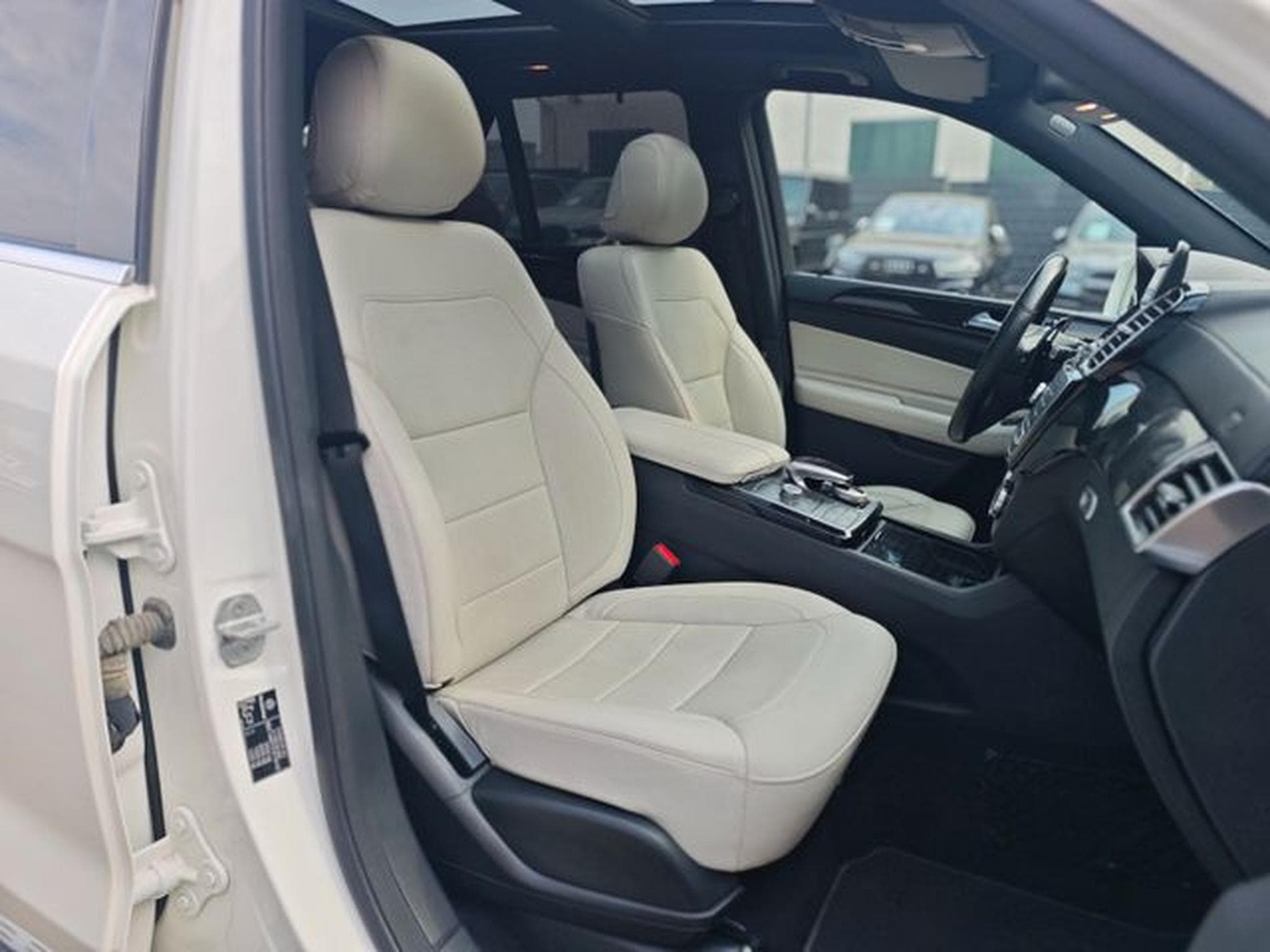 Mercedes GLE 500 GLE 500 4M*AMG-LINE*PANO*H&amp;K*SOFTCLOSE*AIRMATIC* (2016) - Foto 15