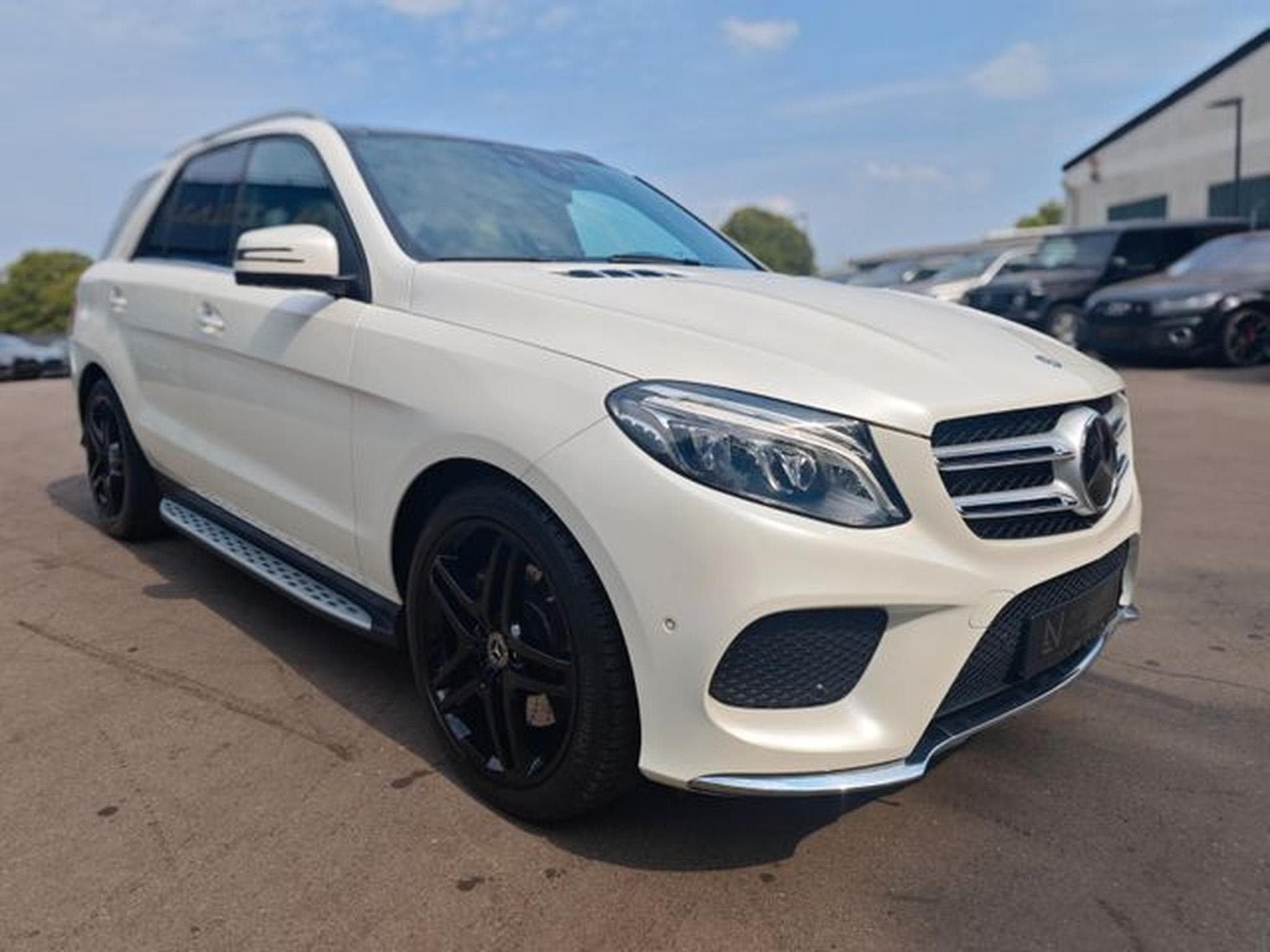 Mercedes GLE 500 GLE 500 4M*AMG-LINE*PANO*H&amp;K*SOFTCLOSE*AIRMATIC* (2016) - Foto 4