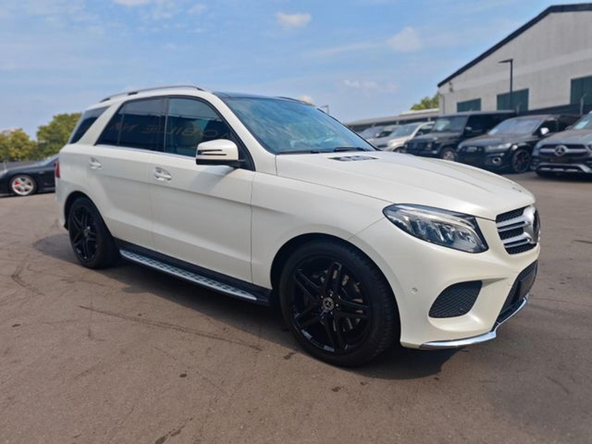 Mercedes GLE 500 GLE 500 4M*AMG-LINE*PANO*H&amp;K*SOFTCLOSE*AIRMATIC* (2016) - Foto 5