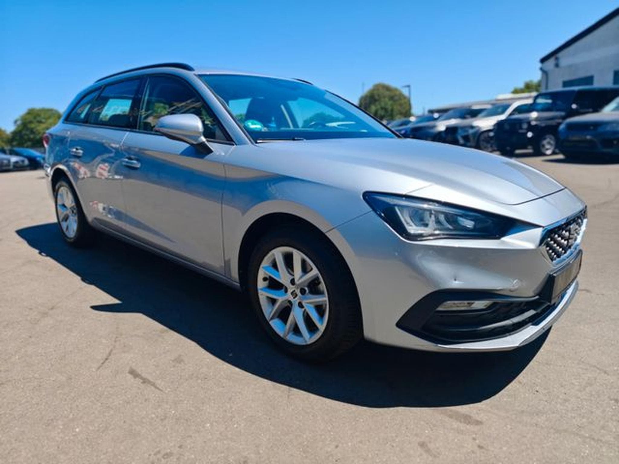 Seat Leon LEON SPORTSTOURER STYLE *DSG*LED*NAVI*VIRTUAL* (2022) - Photo 4