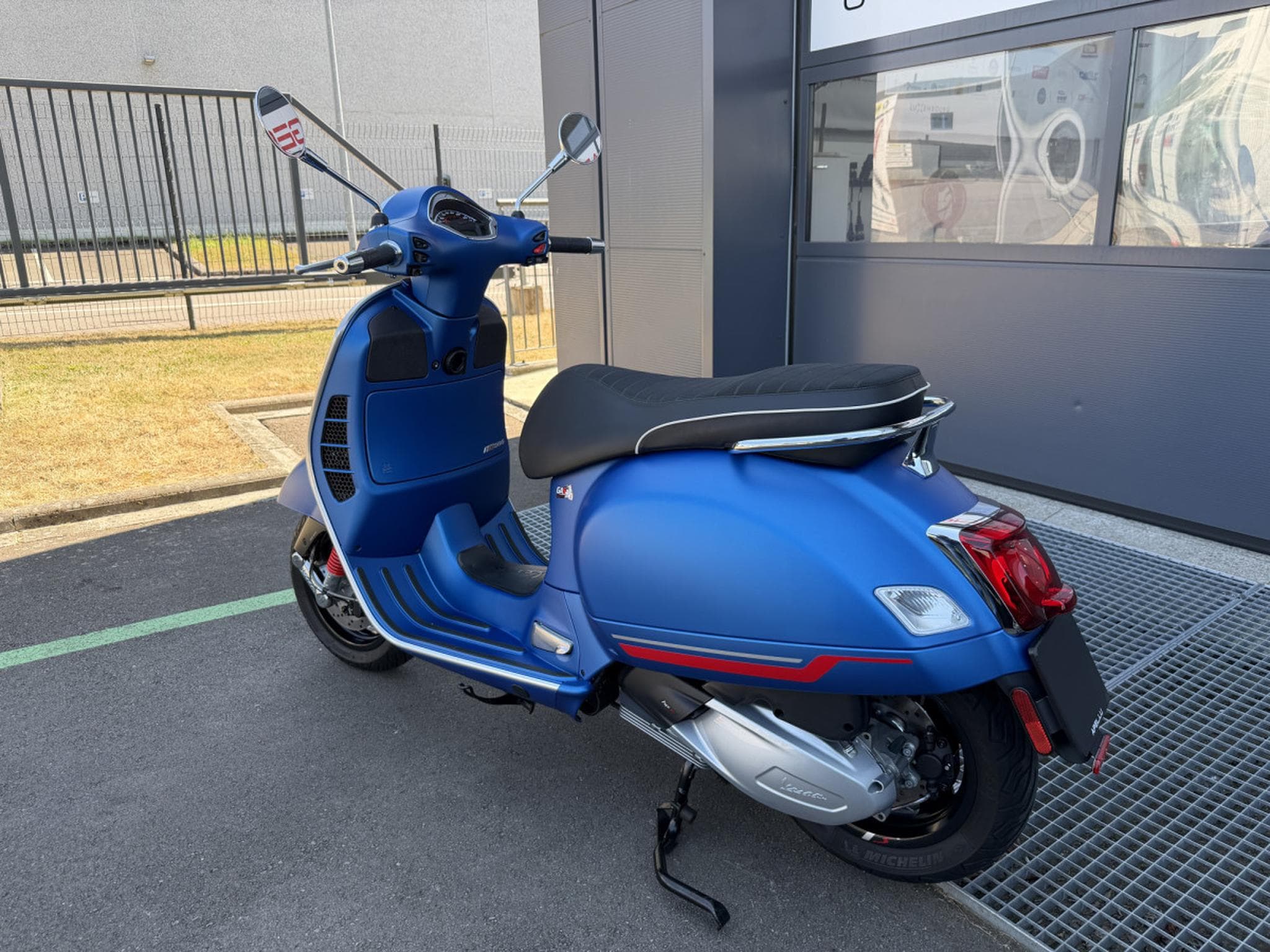 Vespa GTS SUPER SPORT (2021) - Foto 5