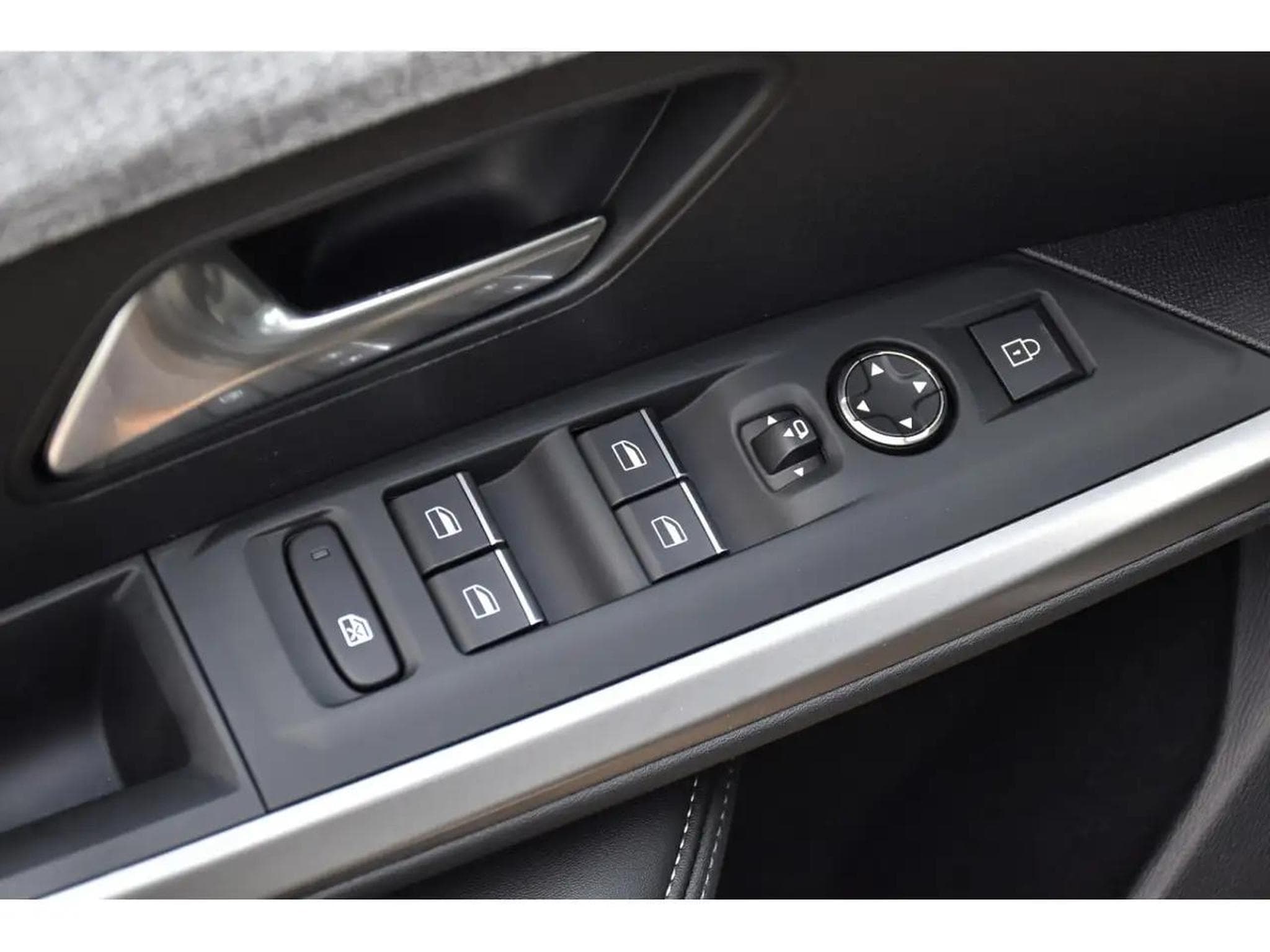 Peugeot 3008 (2025) - Photo 23