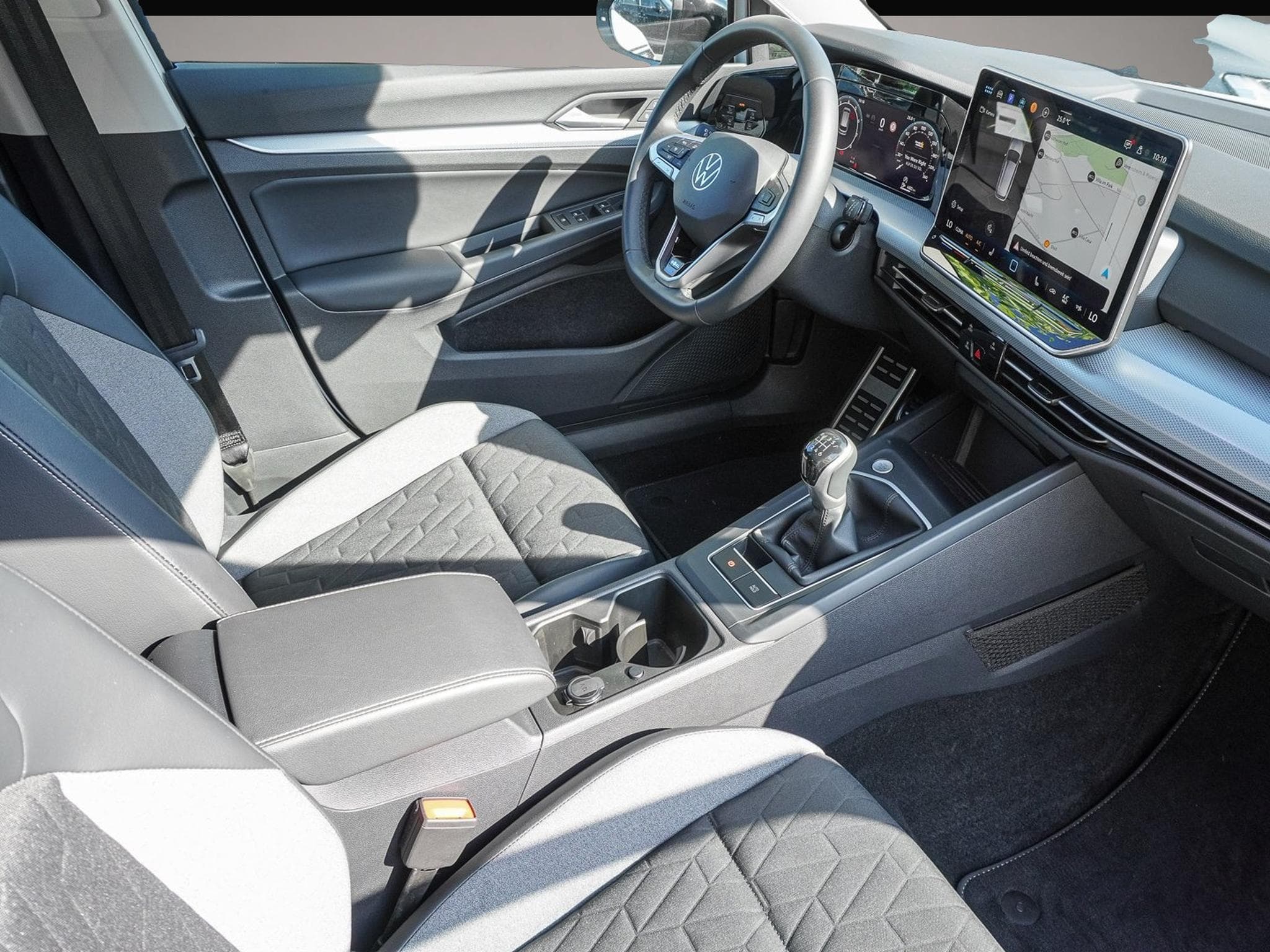 VW Golf (2025) - Photo 6