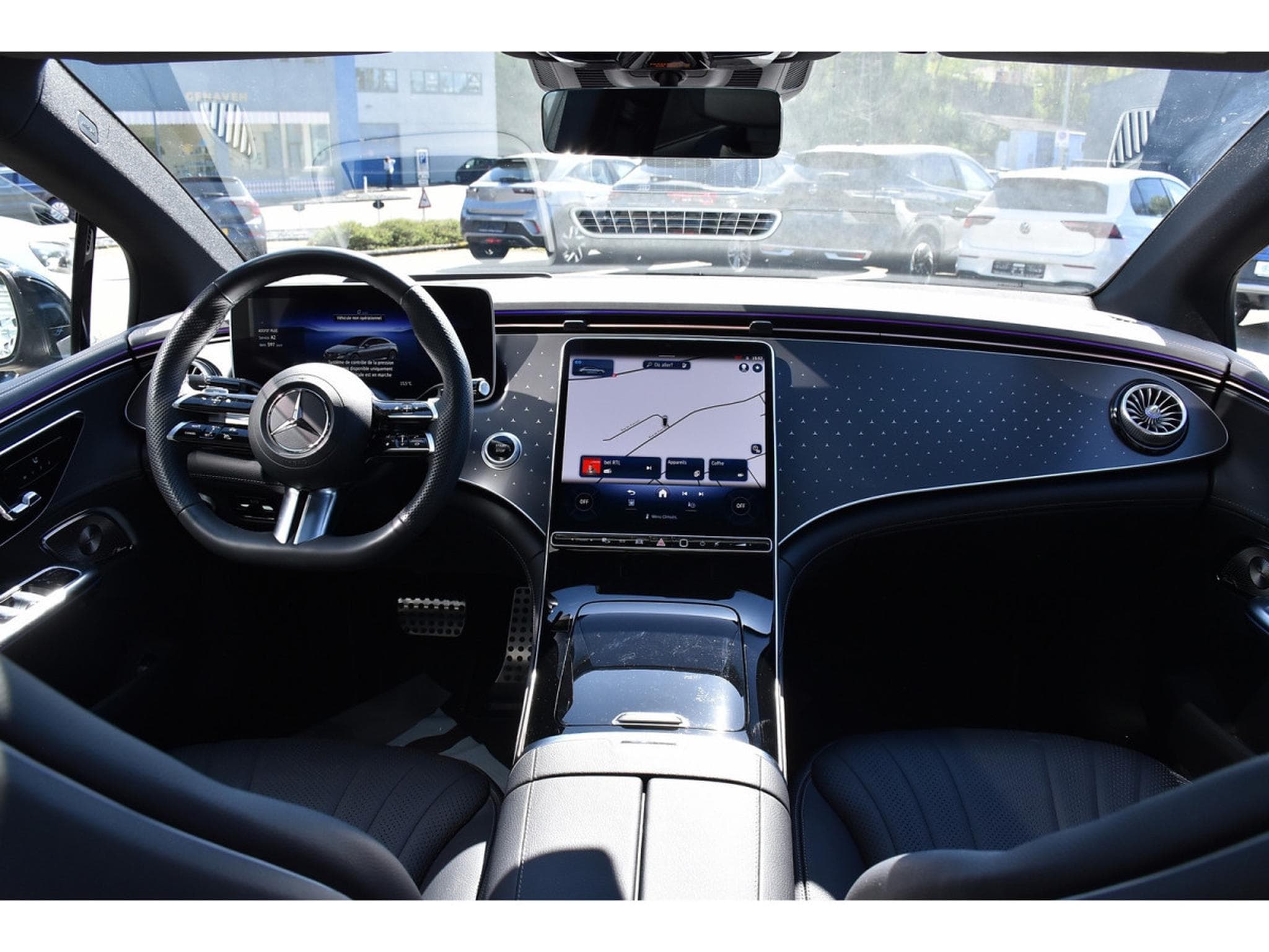 Mercedes EQE 300 AMG Line AIRMATIC DISTR CUIR MEMO PANO BURMESTER CAM360 (2025) - Photo 10