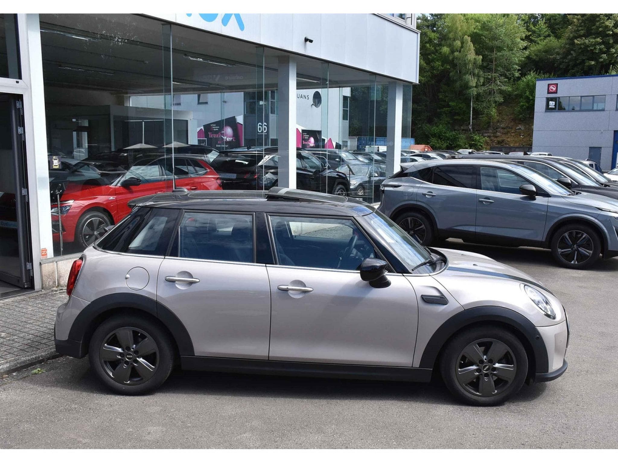 Mini Cooper 1.5A PANO CUIR GPS HUD CAM PARK KEYLESS 1° MAIN (2023) - Photo 3