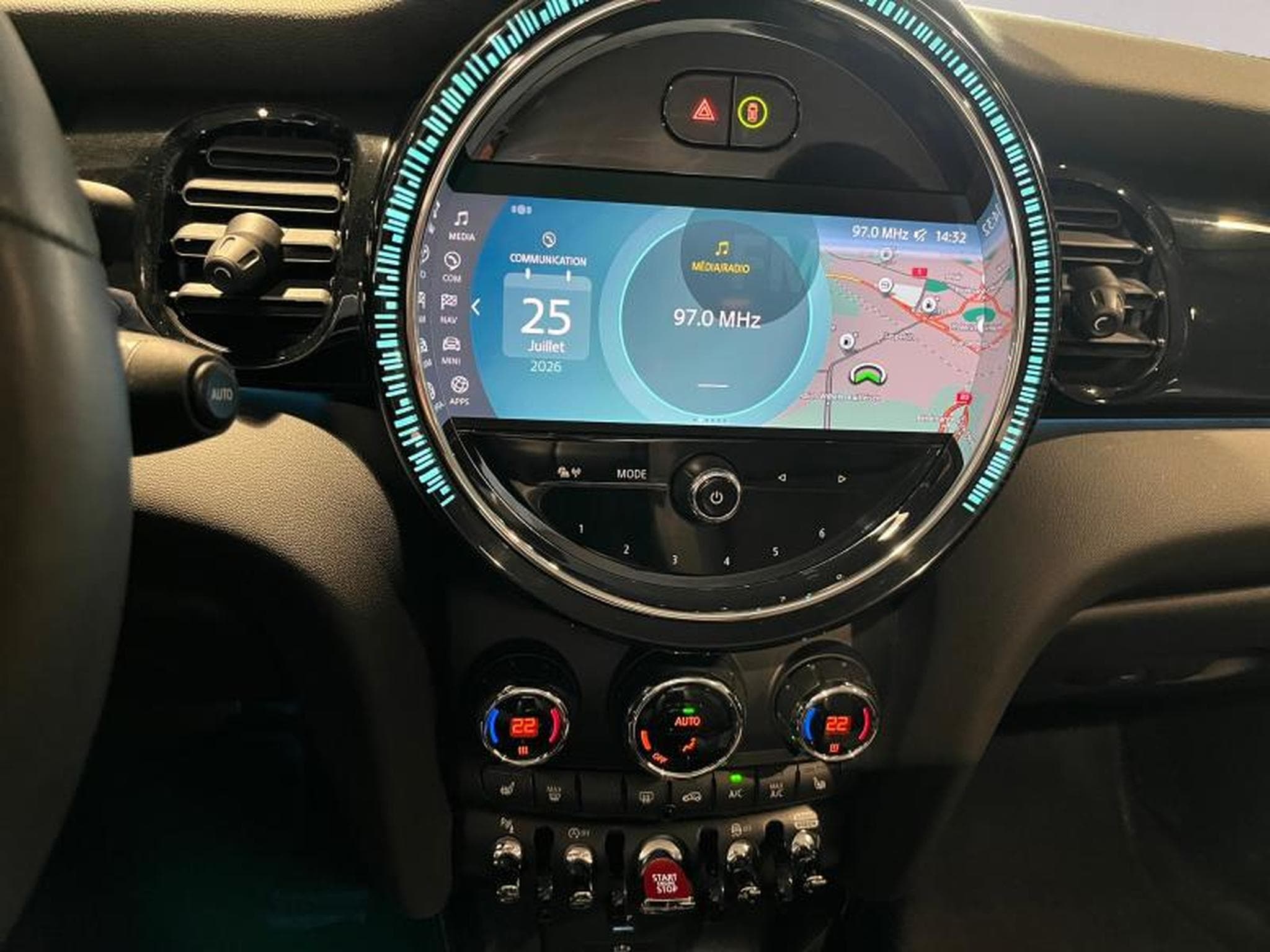 MINI Cooper Cooper S Cabrio (2022) - Photo 11