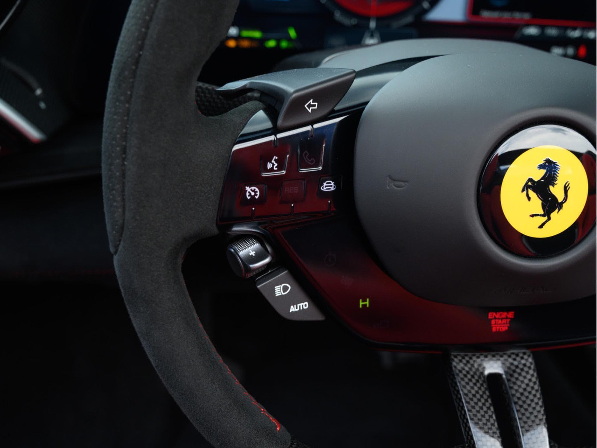 Ferrari 296 GTS GTS (2024) - Foto 22