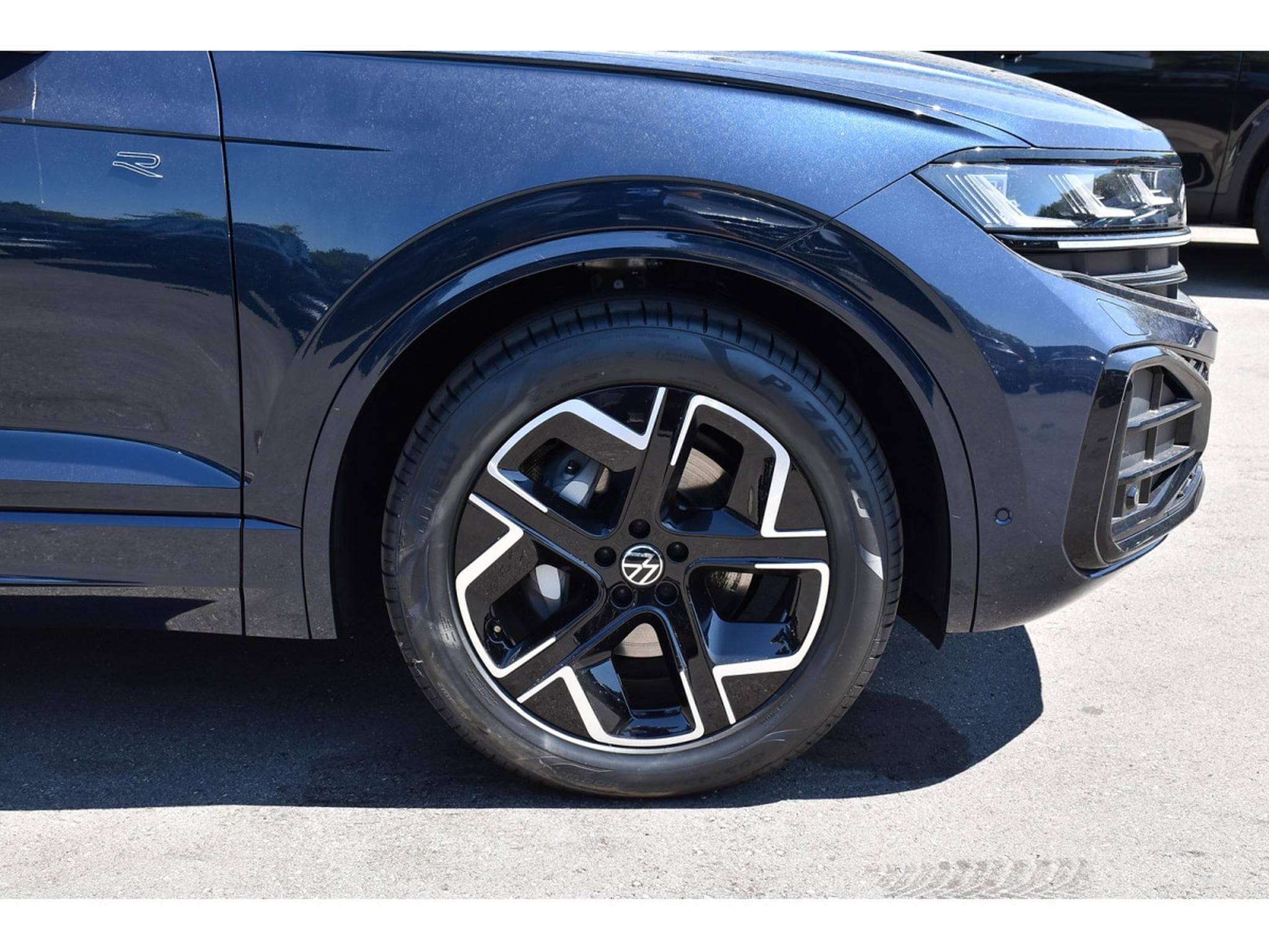 VW Touareg 3.0 TDI 4Motion R-Line Tip. SUSP PNEU PANO CUIR MEMO CHFF AD (2026) - Photo 5