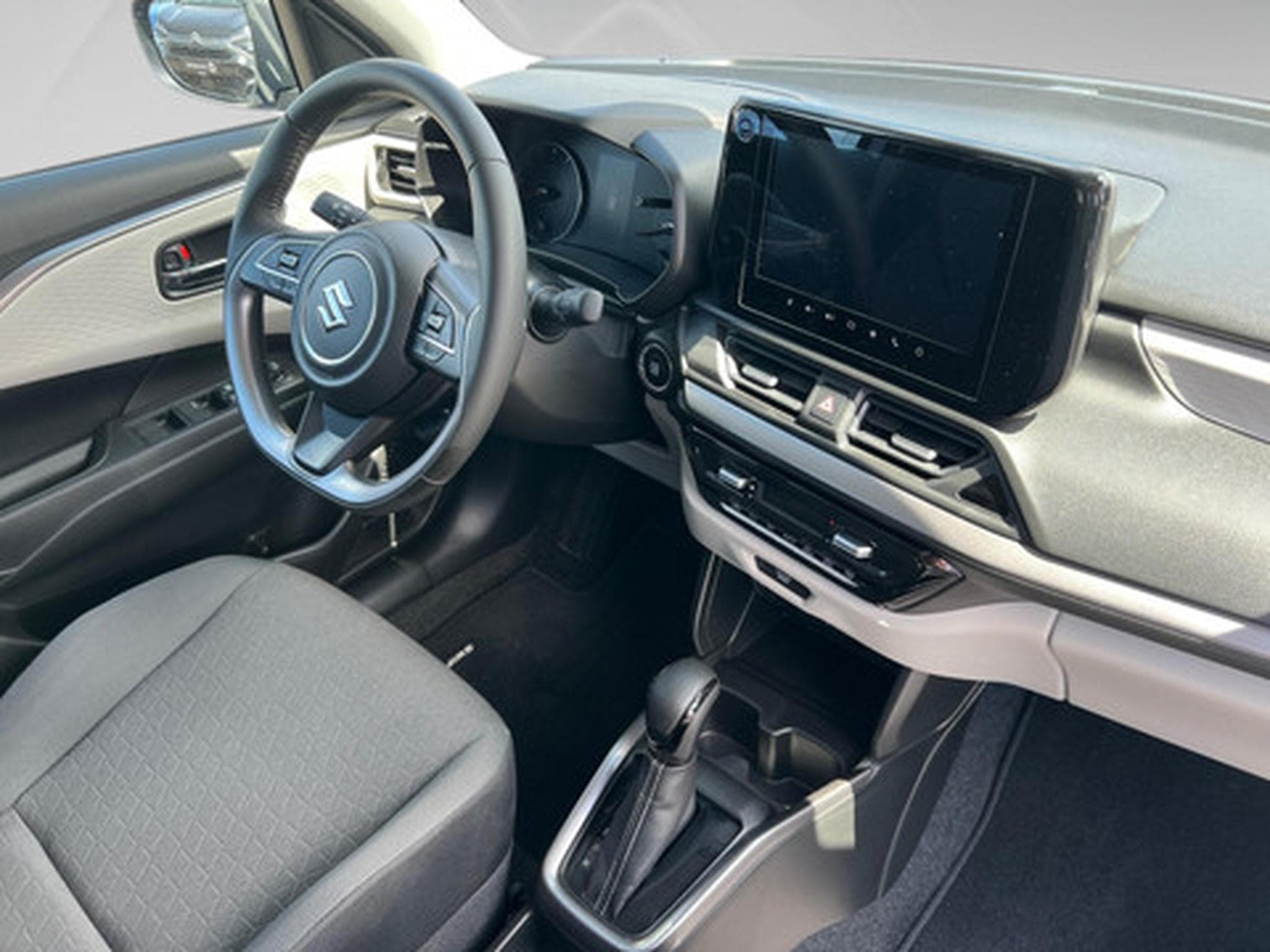 Suzuki Swift 1.2 Grand Luxe Xtra CVT (2026) - Photo 5