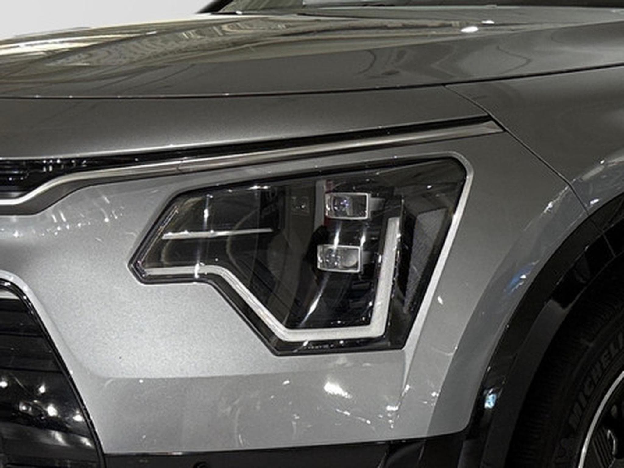 Kia Niro Pure 1.6 GDi PHEV 6DCT (2022) - Photo 22