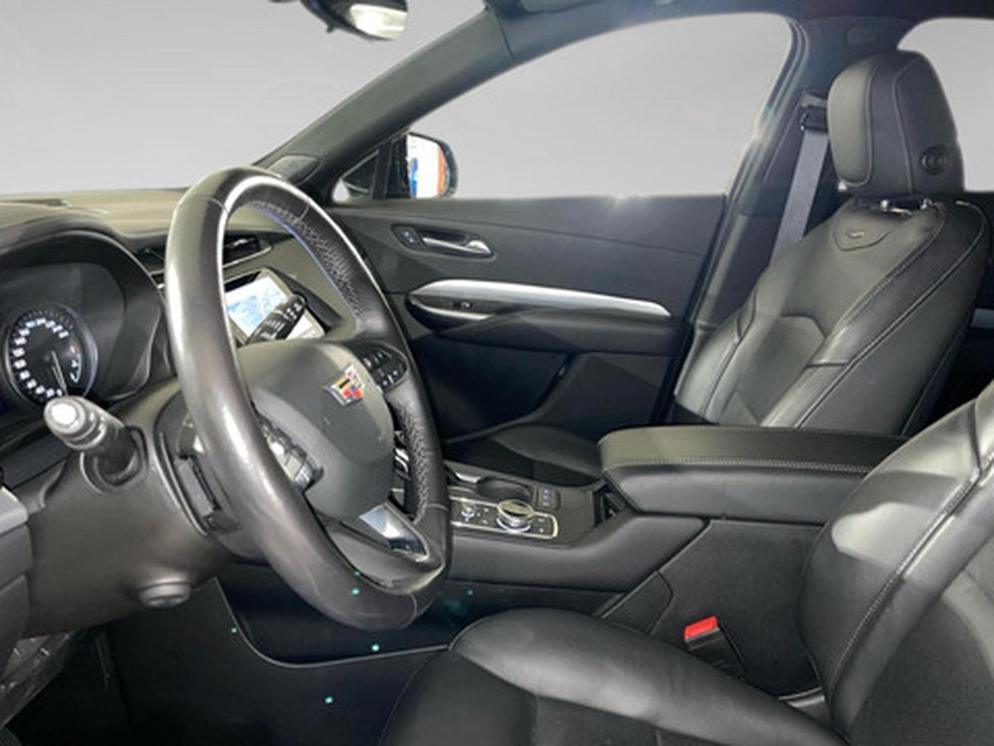 Cadillac XT4 2.0 350D Premium Luxury Auto. (2023) - Photo 4