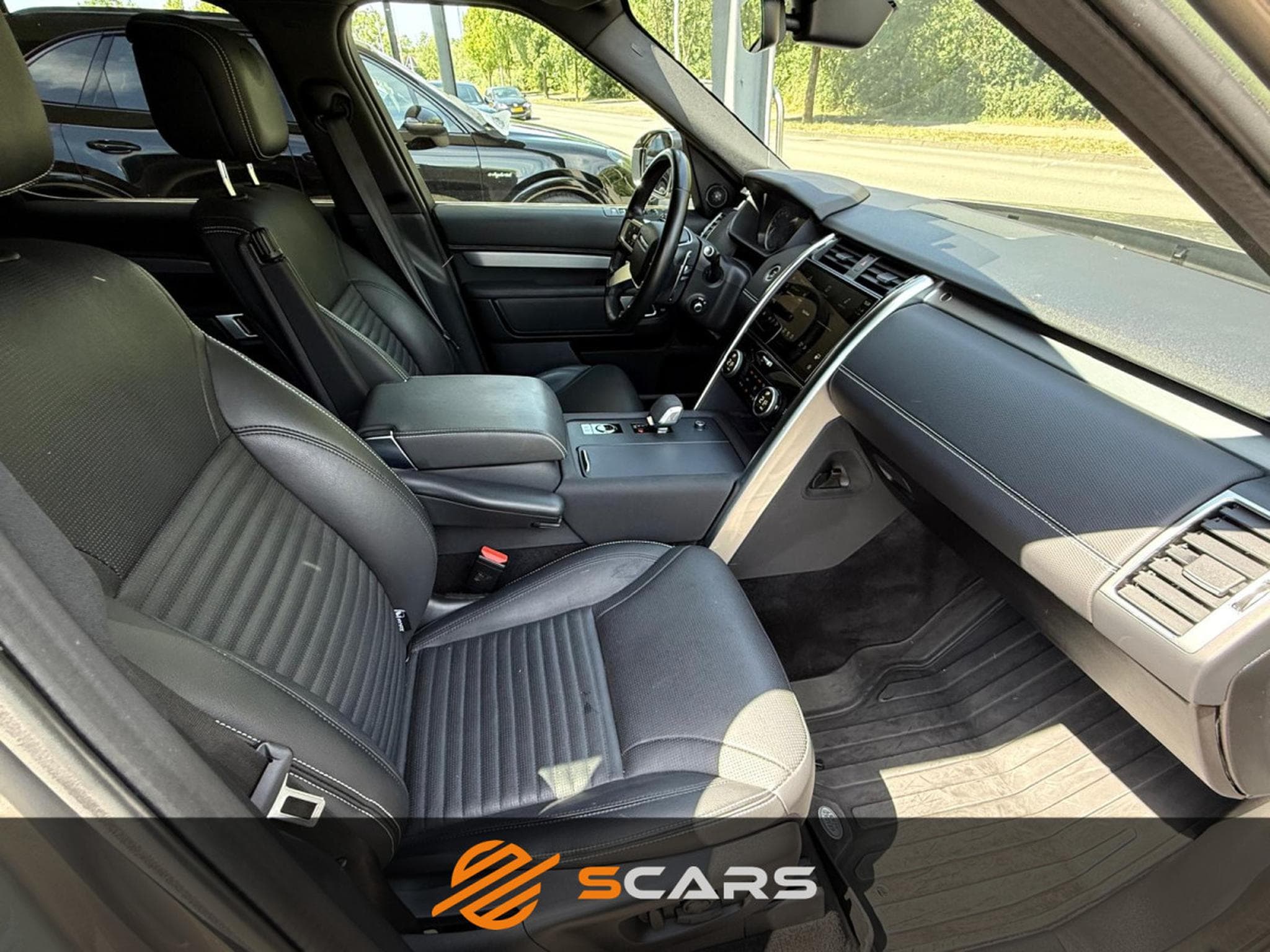Land-Rover Discovery 3.0 TD6 250CV R-DYNAMIC (2022) - Foto 11