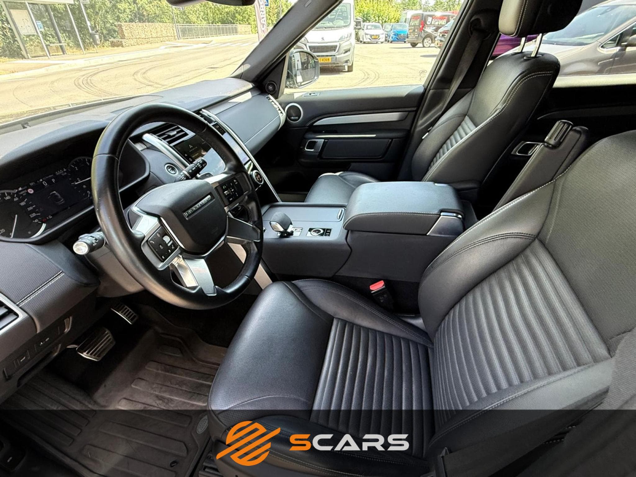 Land-Rover Discovery 3.0 TD6 250CV R-DYNAMIC (2022) - Foto 12