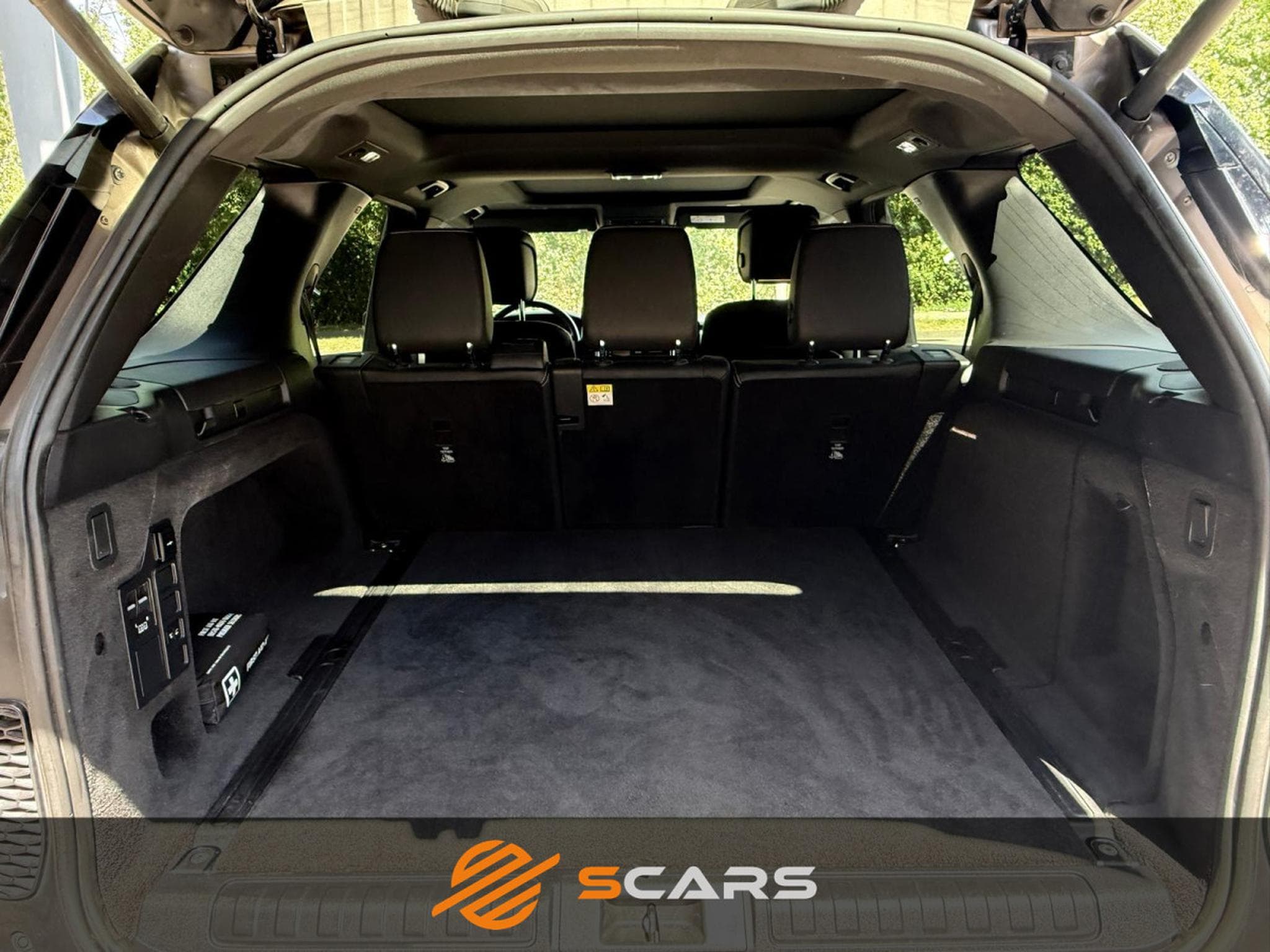 Land-Rover Discovery 3.0 TD6 250CV R-DYNAMIC (2022) - Foto 6