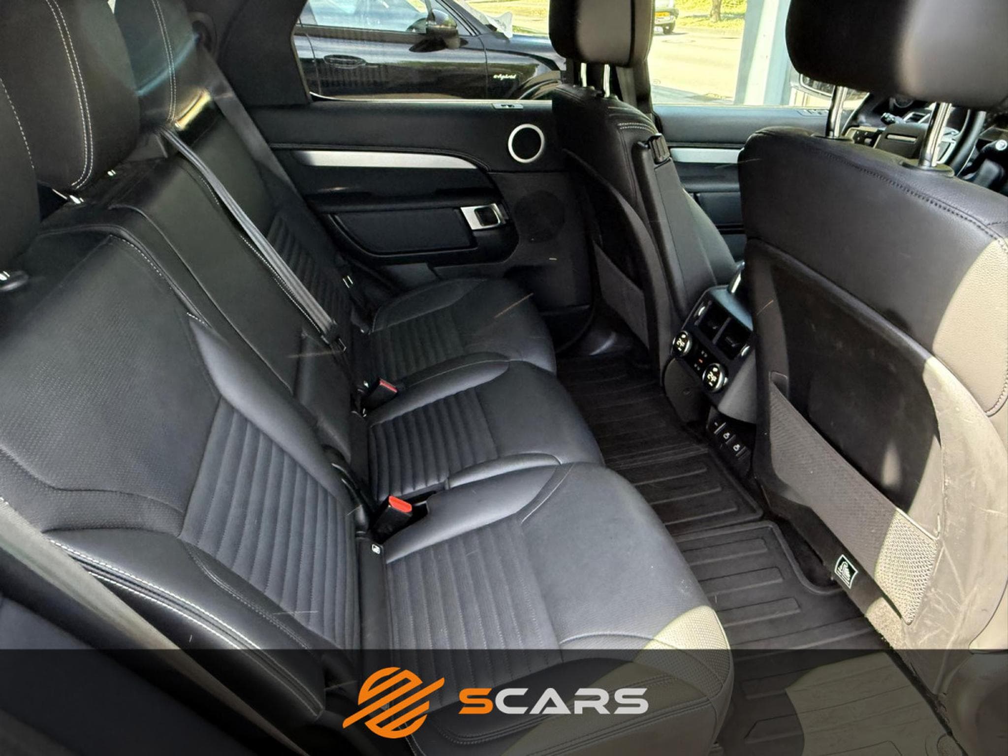 Land-Rover Discovery 3.0 TD6 250CV R-DYNAMIC (2022) - Foto 8