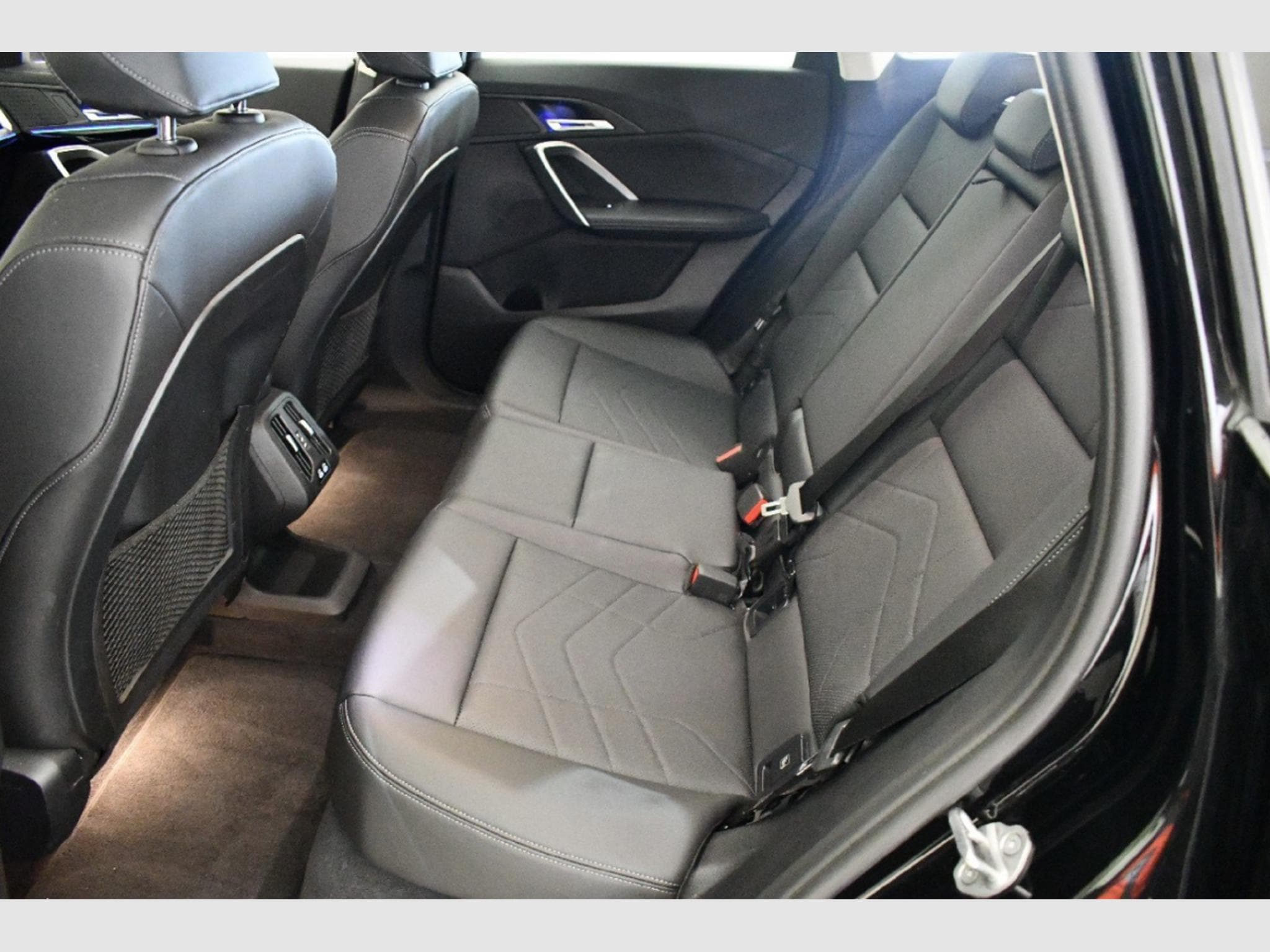 Bmw iX1 xDrive30 (2023) - Foto 8