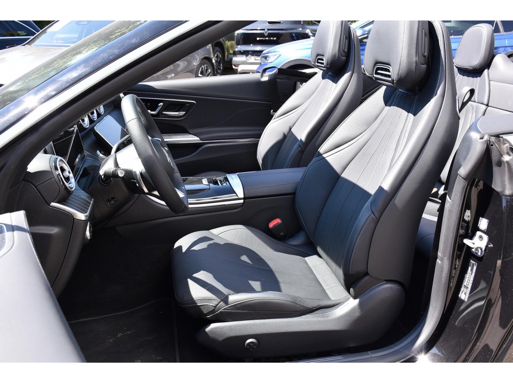 Mercedes CLE 200 AMG Line 9G-Tronic MEMO SG VENT DISTR CAM360 SIDE AIRSCARF (2025) - Photo 8