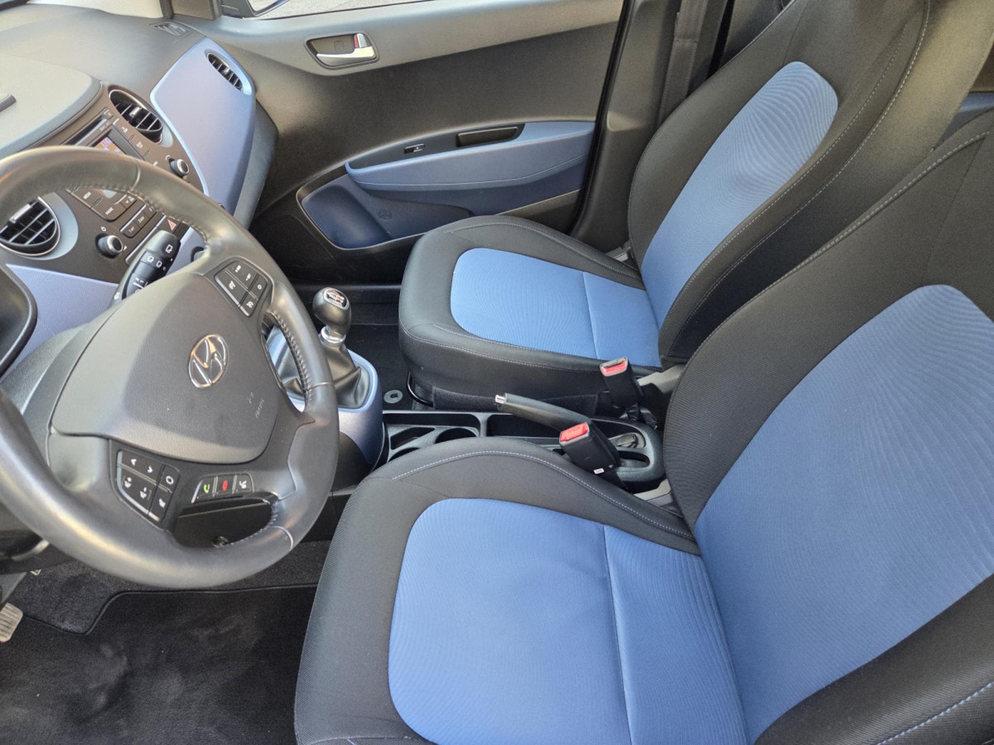 Hyundai i10 1.0 Blue Drive 67 CV Garantie 12 Mois (2016) - Photo 12