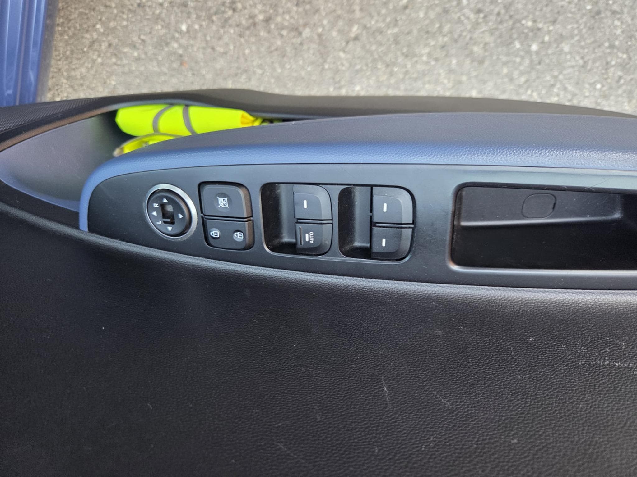 Hyundai i10 1.0 Blue Drive 67 CV Garantie 12 Mois (2016) - Photo 15