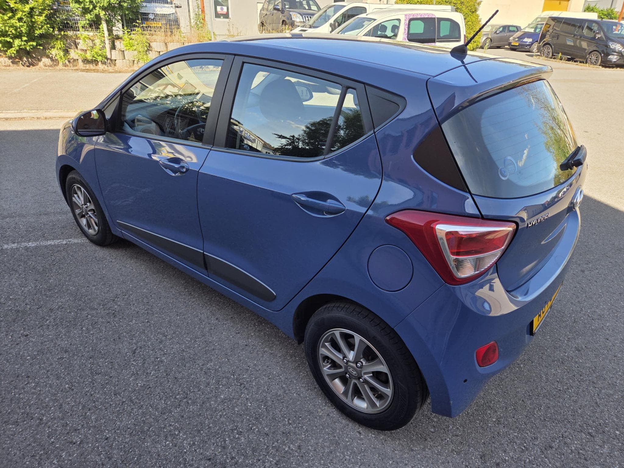 Hyundai i10 1.0 Blue Drive 67 CV Garantie 12 Mois (2016) - Photo 16