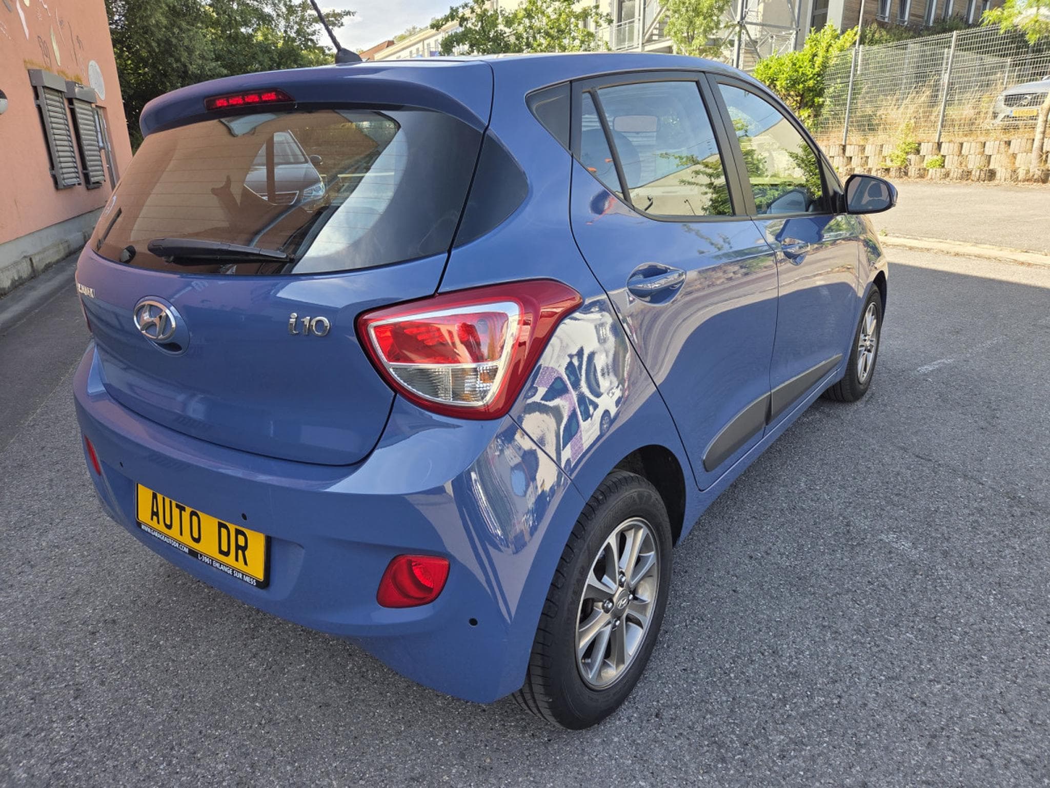 Hyundai i10 1.0 Blue Drive 67 CV Garantie 12 Mois (2016) - Photo 17