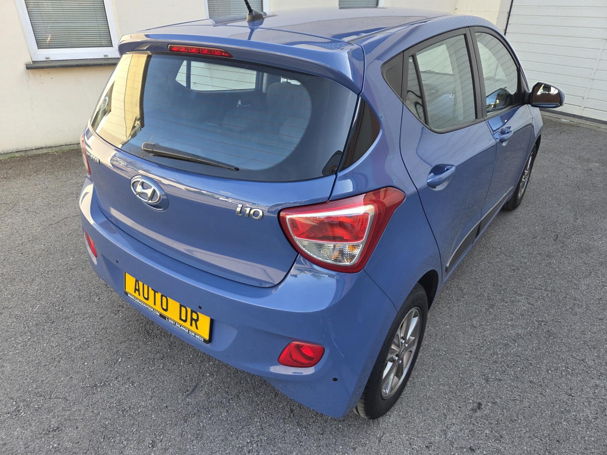 Hyundai i10 1.0 Blue Drive 67 CV Garantie 12 Mois (2016) - Photo 8