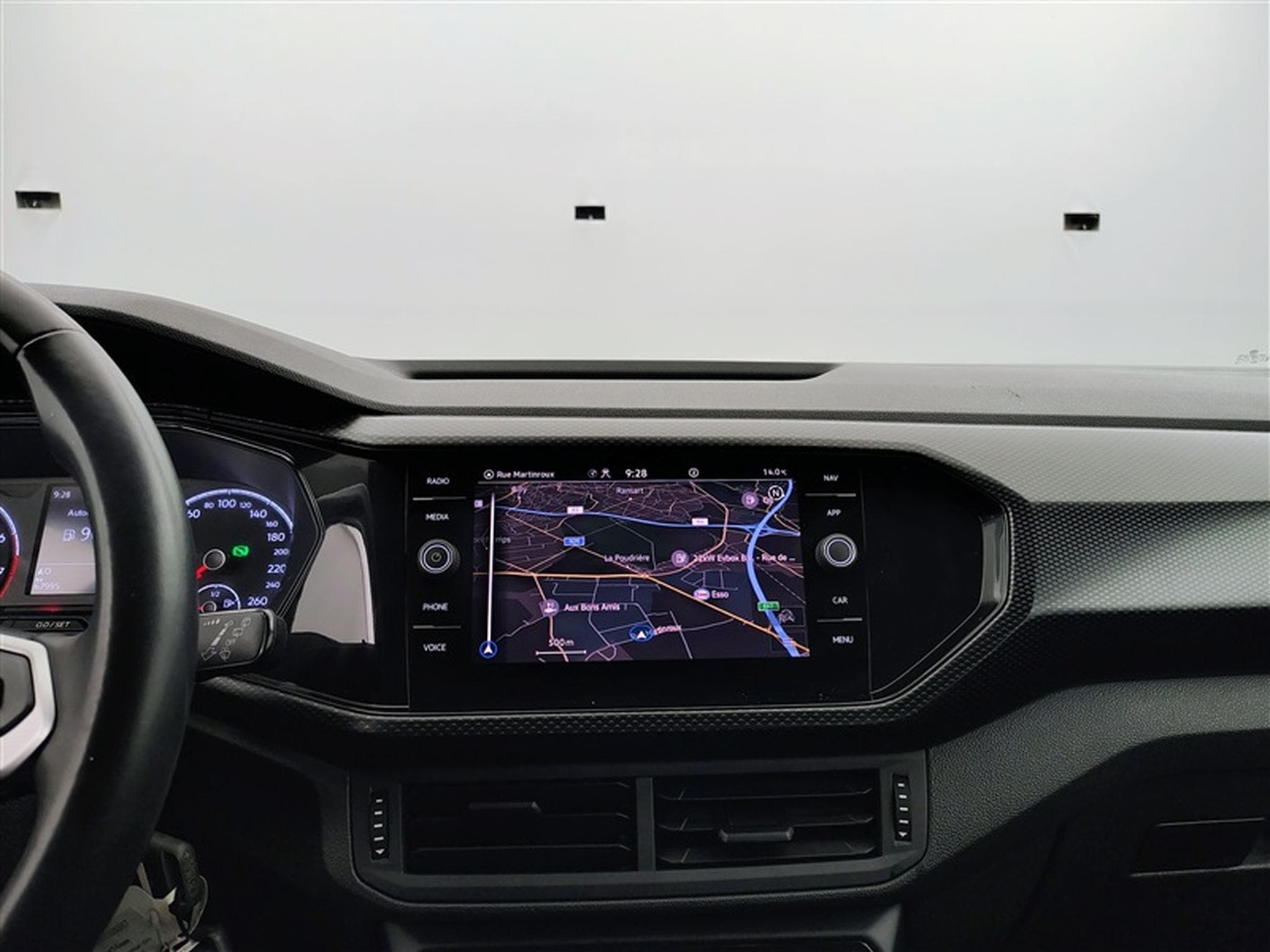 VW T-Cross 1.0 TSI Life DSG NAVI / CLIM / PDC AV-AR (2022) - Foto 11
