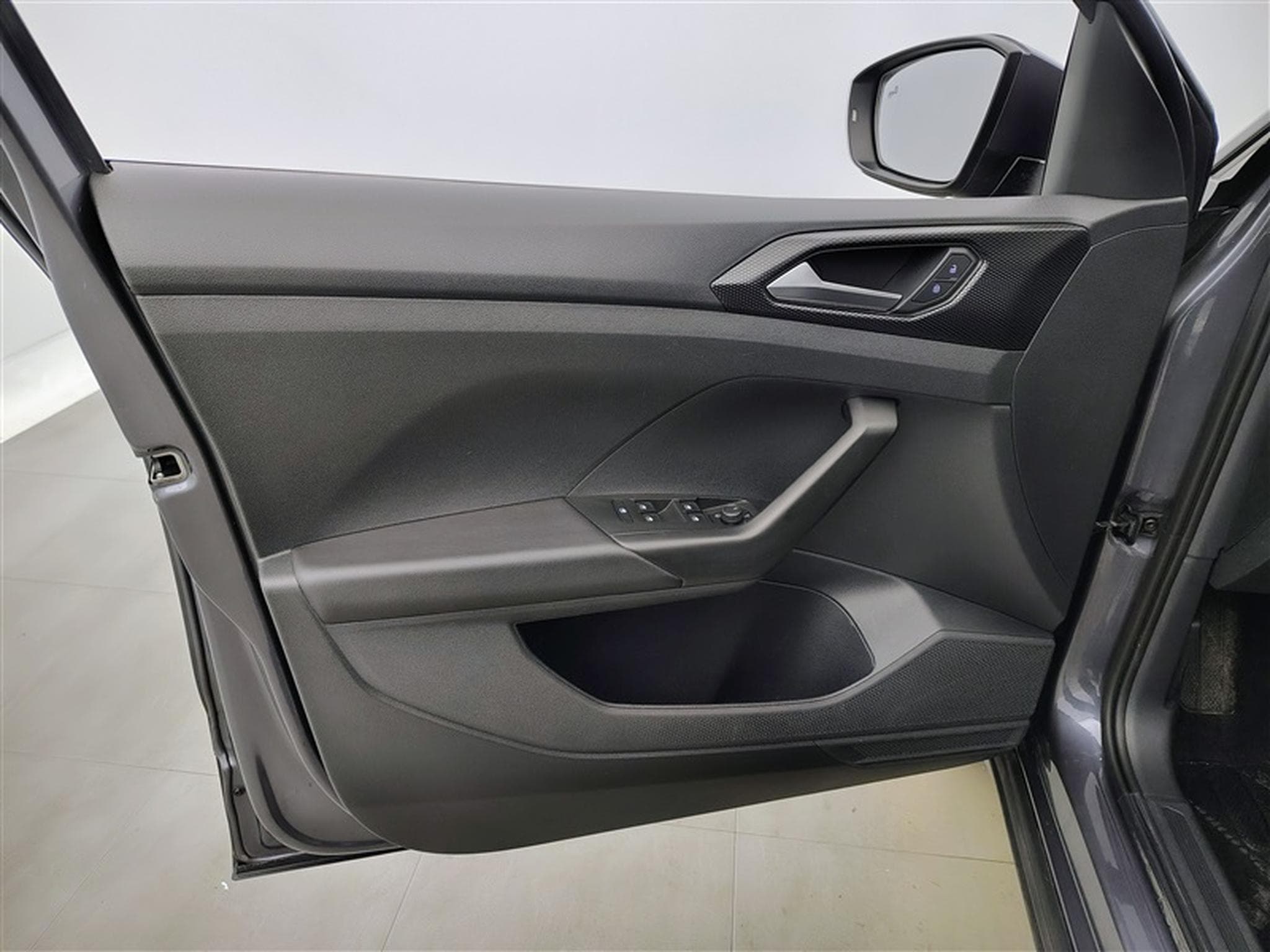 VW T-Cross 1.0 TSI Life DSG NAVI / CLIM / PDC AV-AR (2022) - Foto 17