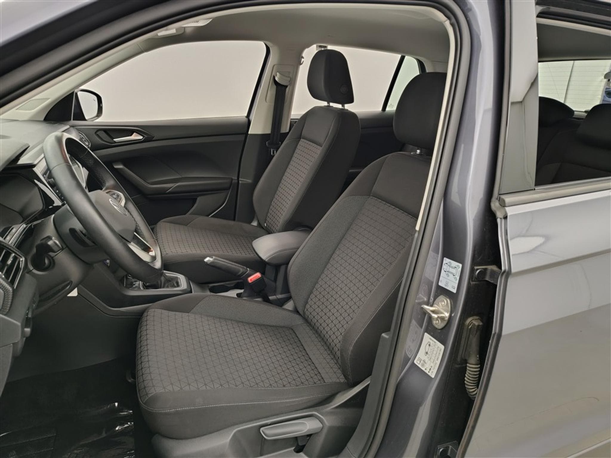 VW T-Cross 1.0 TSI Life DSG NAVI / CLIM / PDC AV-AR (2022) - Foto 7