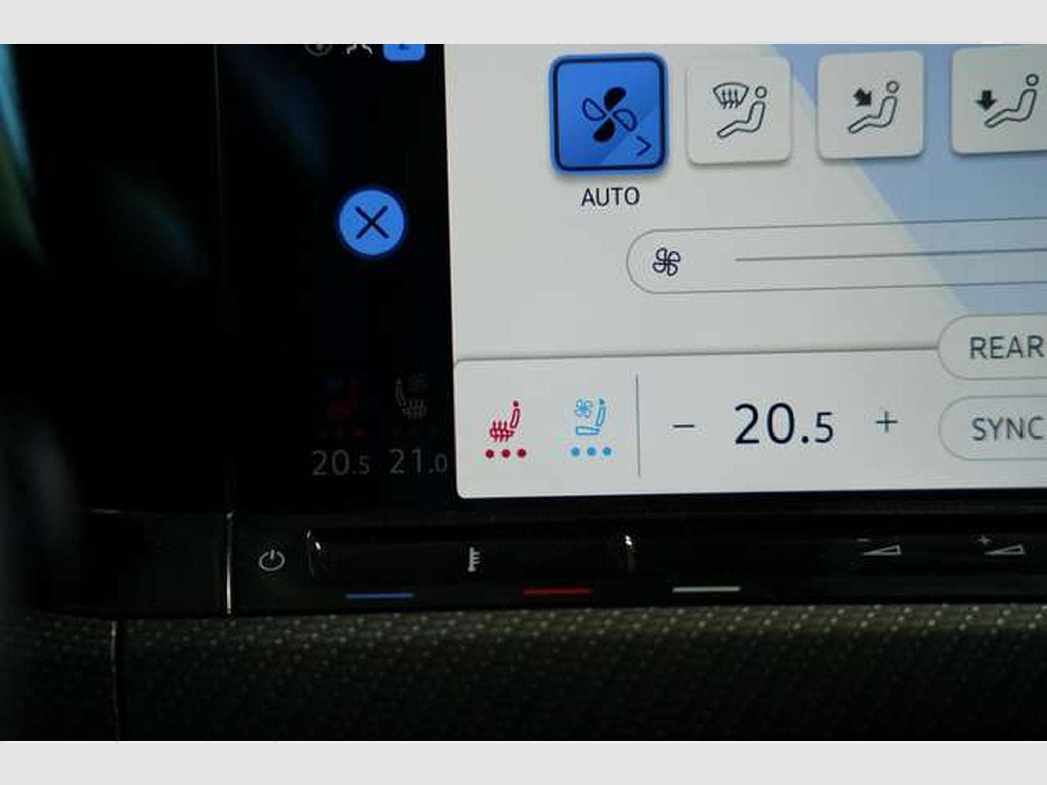 VW Golf R 4M Performance *2.H *19 *AKRA *HUD *Pano (2021) - Photo 36