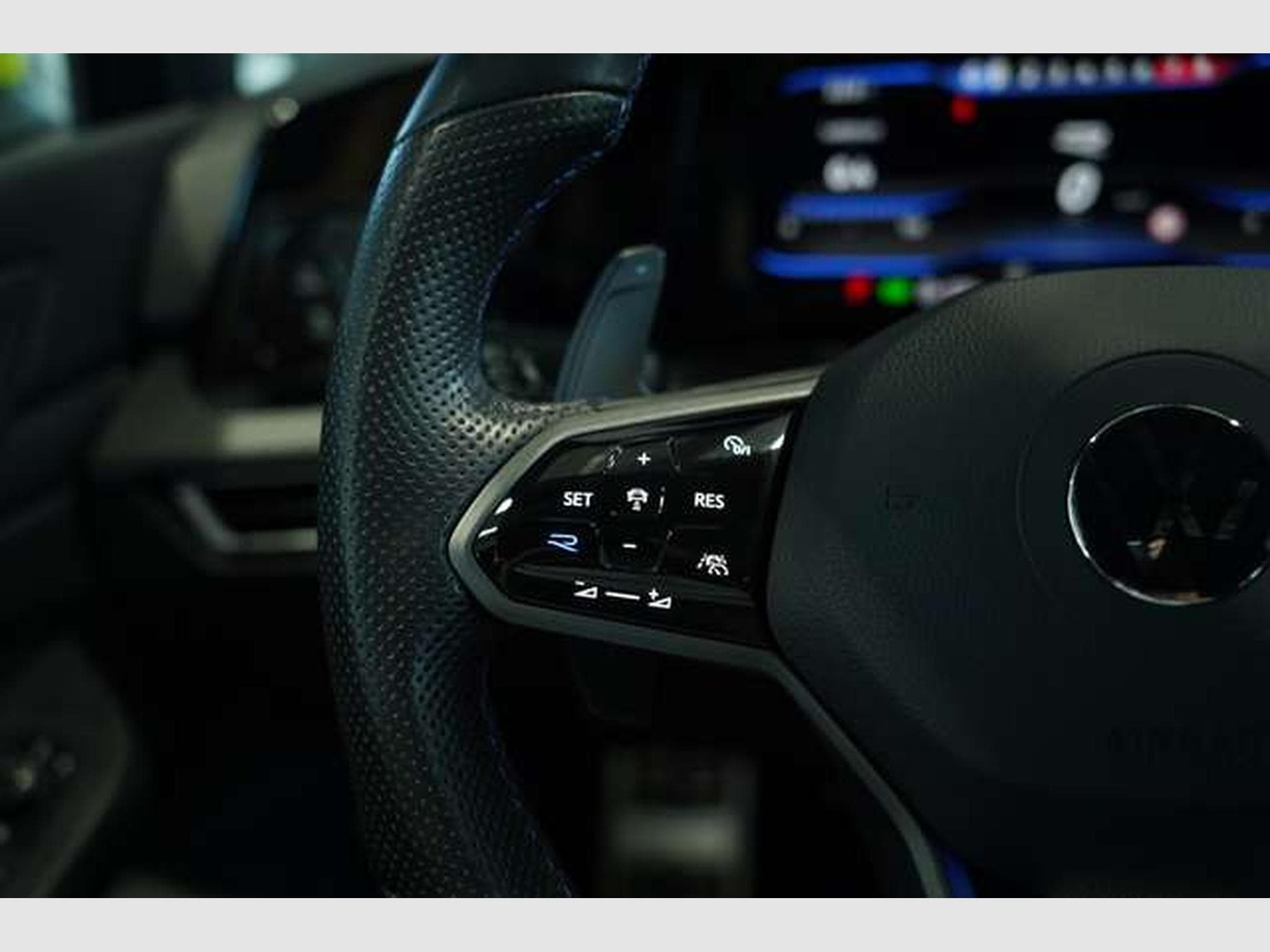 VW Golf R 4M Performance *2.H *19 *AKRA *HUD *Pano (2021) - Photo 42