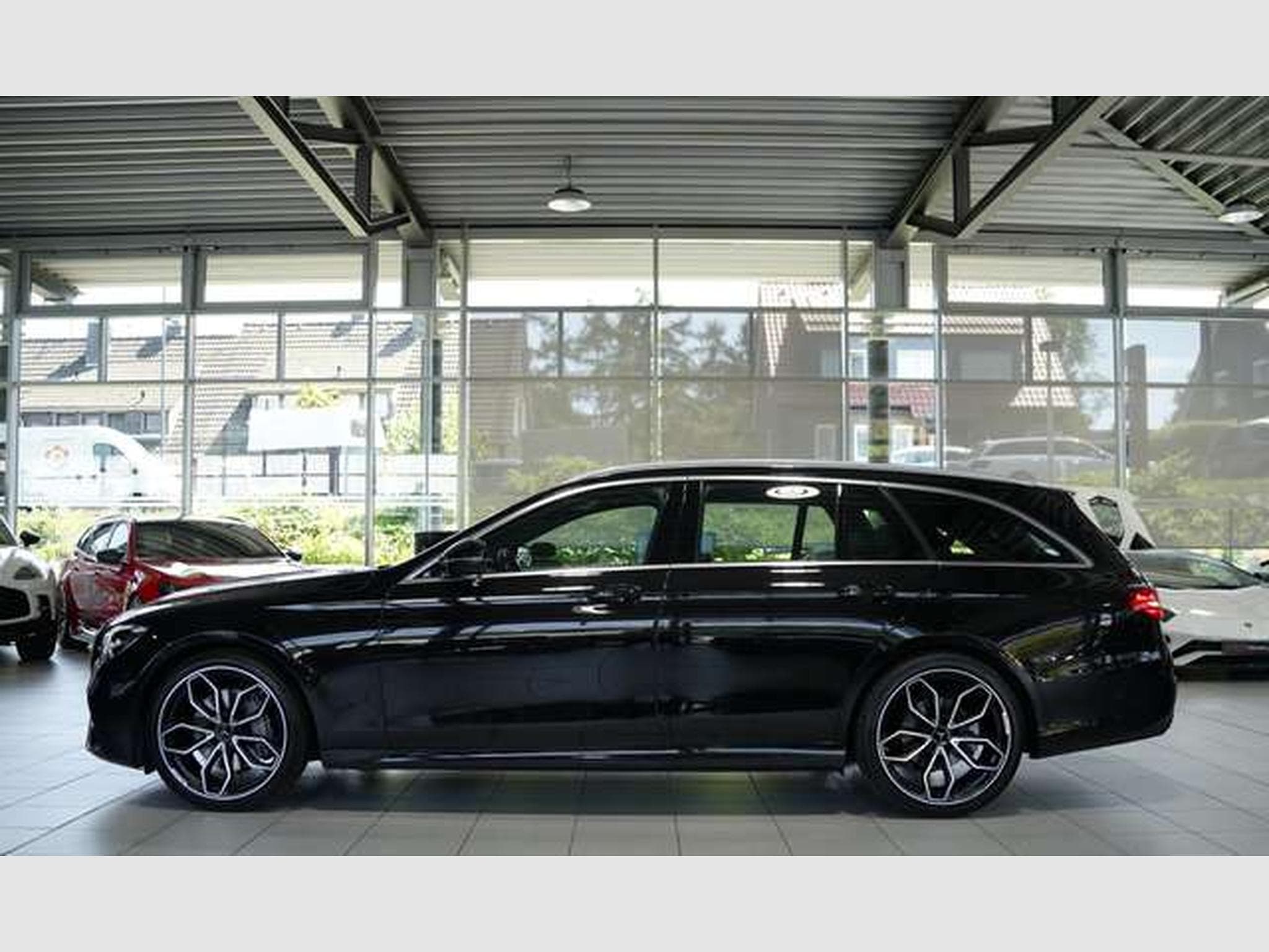 Mercedes E 300 d T 4M AMG Line *2.H *19 *GSD *AHK *MwSt. (2021) - Photo 10