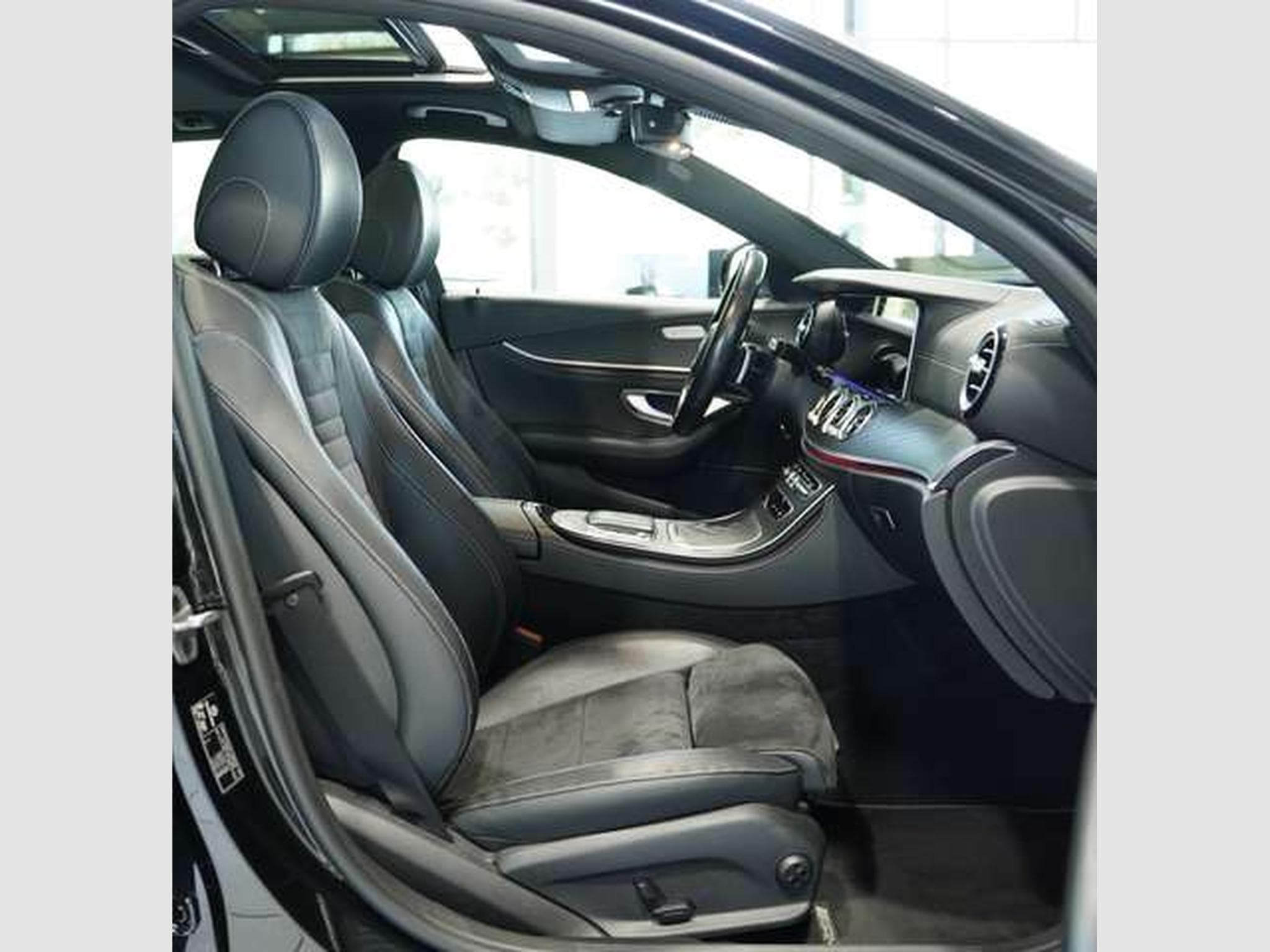 Mercedes E 300 d T 4M AMG Line *2.H *19 *GSD *AHK *MwSt. (2021) - Photo 15