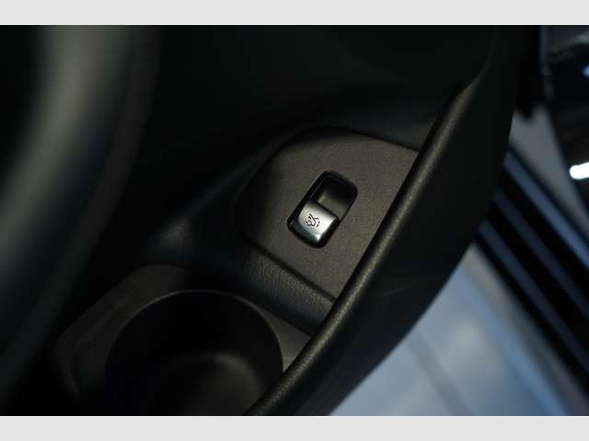 Mercedes E 300 d T 4M AMG Line *2.H *19 *GSD *AHK *MwSt. (2021) - Photo 27
