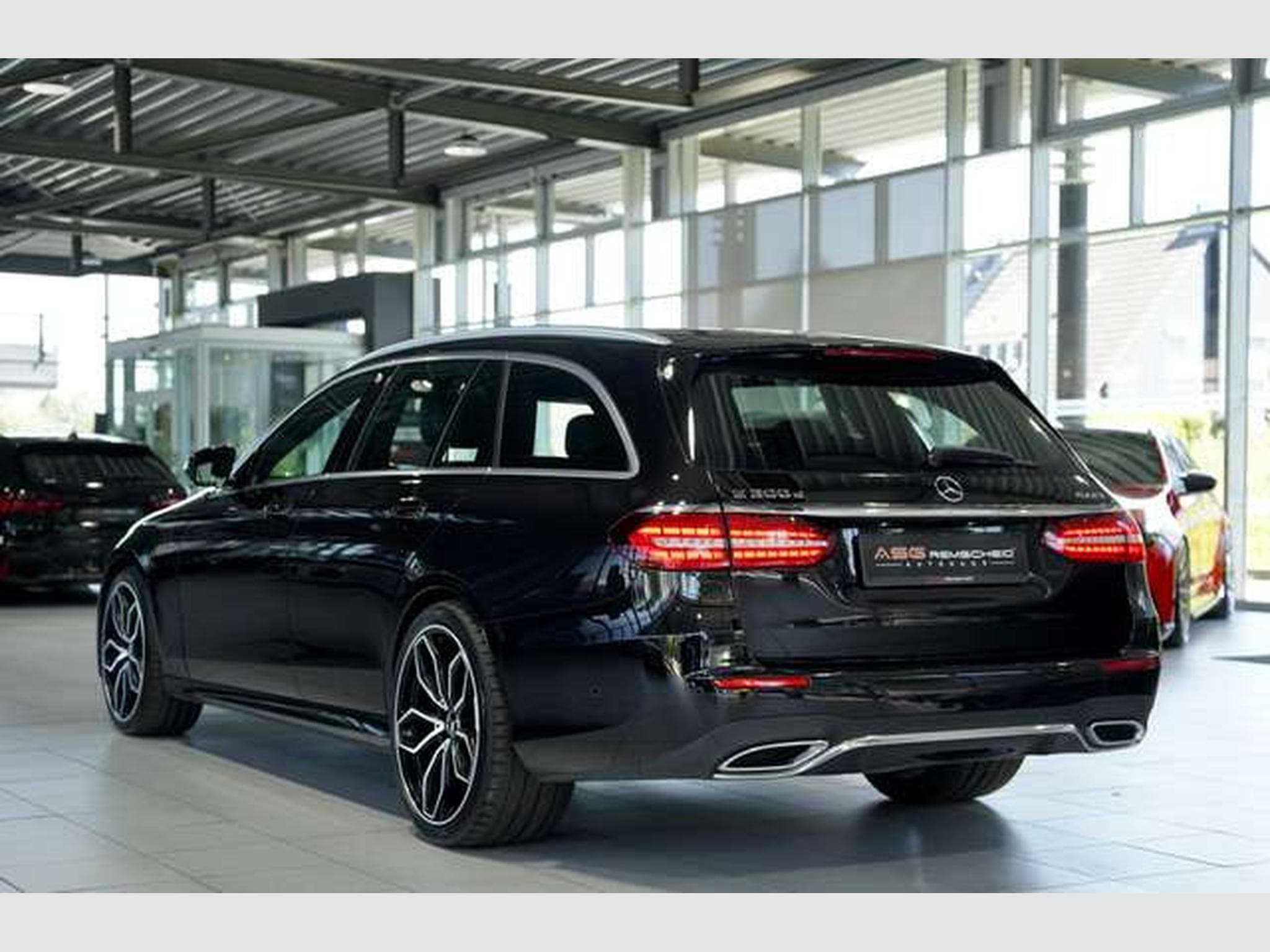 Mercedes E 300 d T 4M AMG Line *2.H *19 *GSD *AHK *MwSt. (2021) - Photo 9