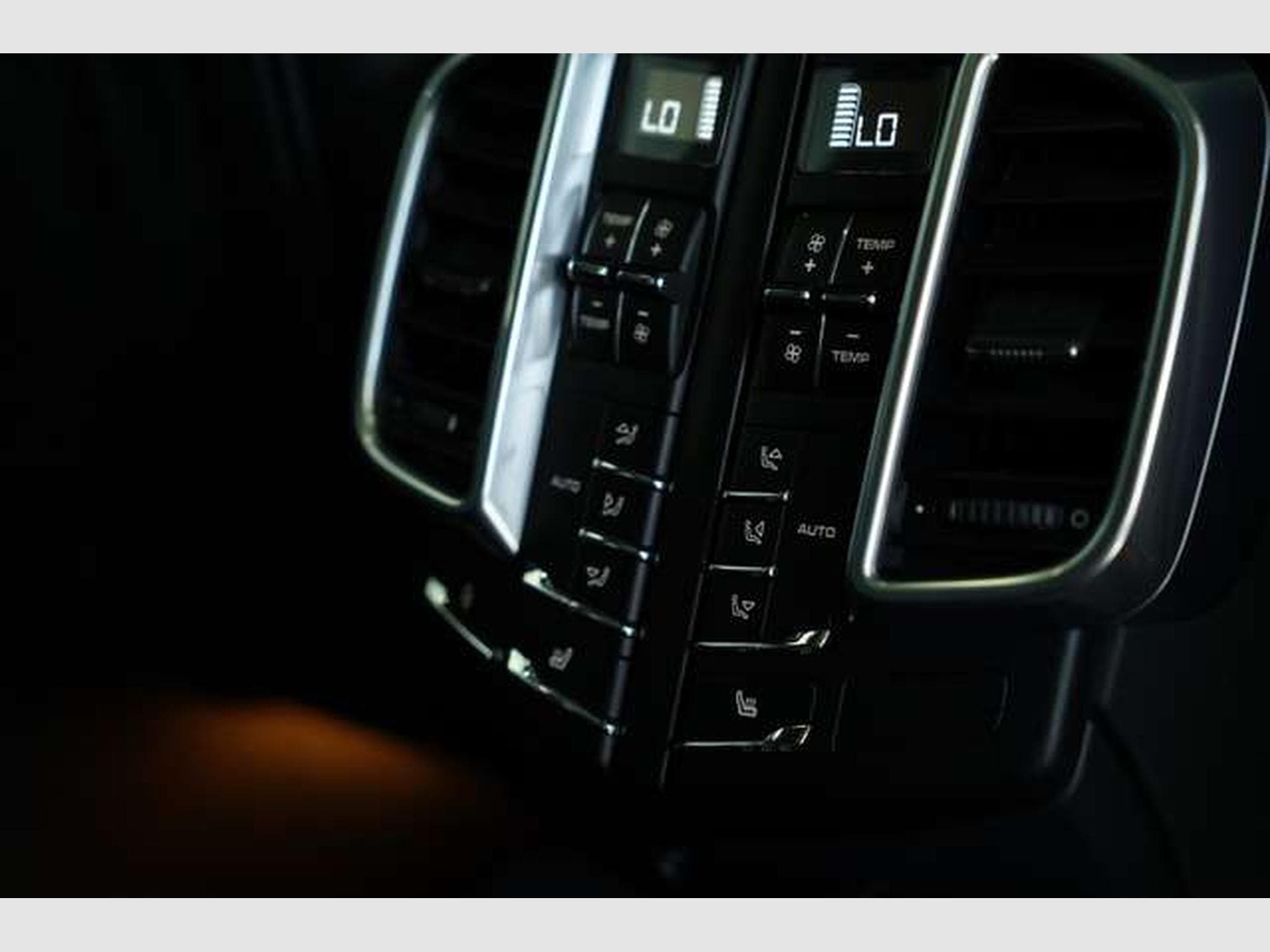 Porsche Cayenne GTS *21 *Chrono *Pano *LUFT *BOSE *PDLS (2014) - Foto 23