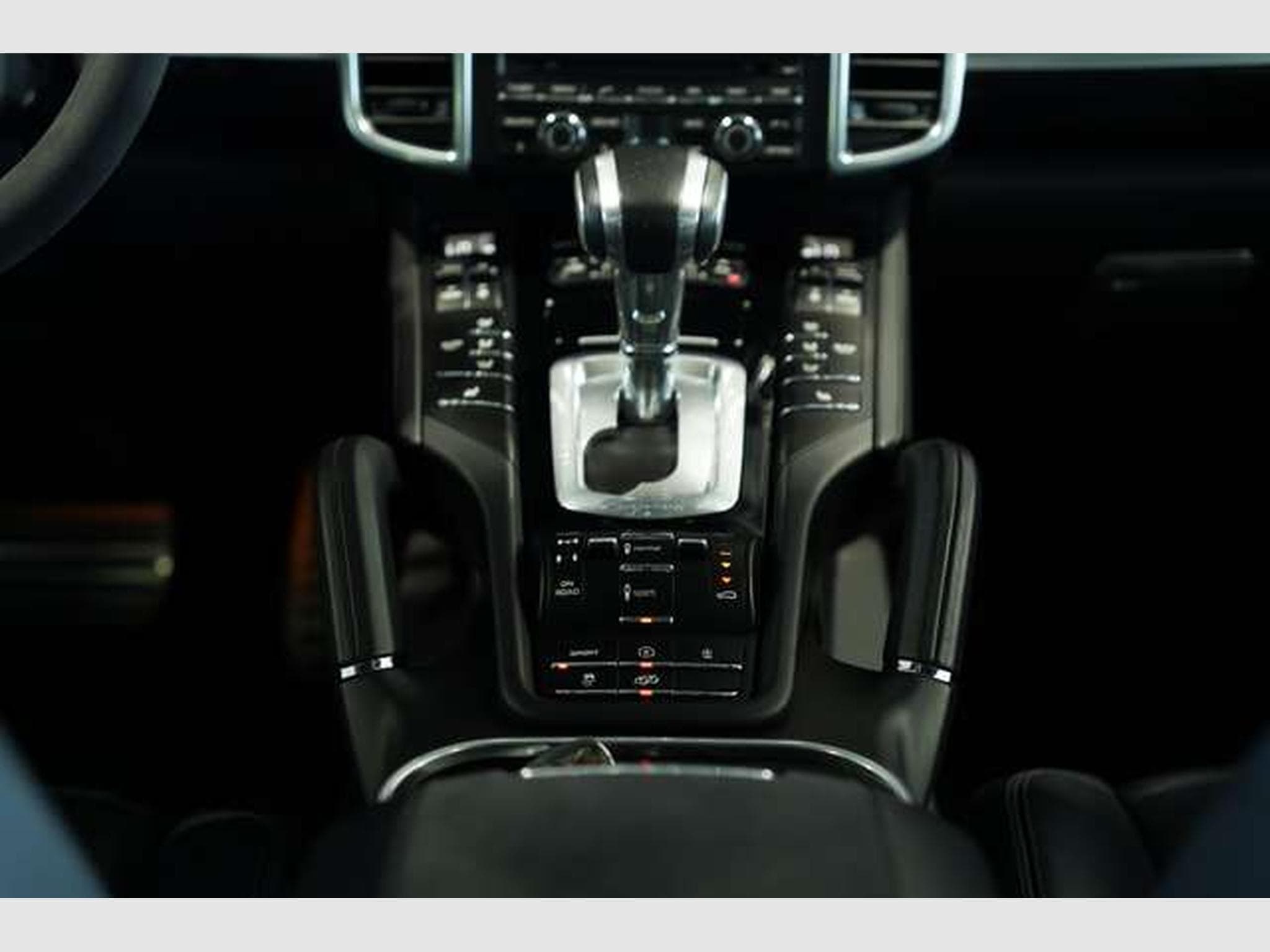 Porsche Cayenne GTS *21 *Chrono *Pano *LUFT *BOSE *PDLS (2014) - Foto 45