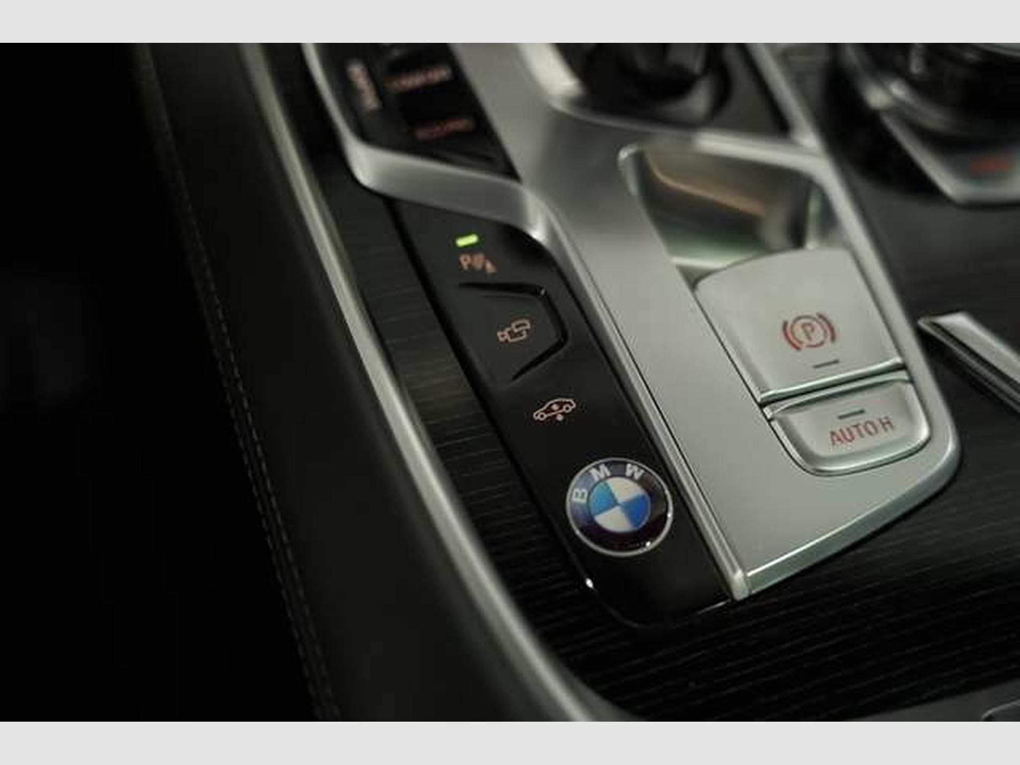 BMW 750 i xDrive M Sportpaket*20 *B&W *GSD *S-AGA (2015) - Photo 32