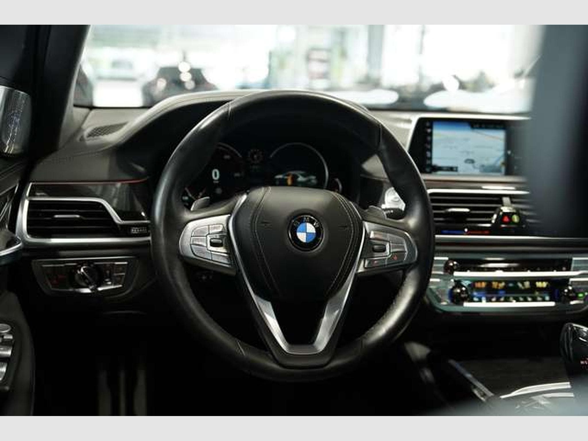 BMW 750 i xDrive M Sportpaket*20 *B&W *GSD *S-AGA (2015) - Photo 45